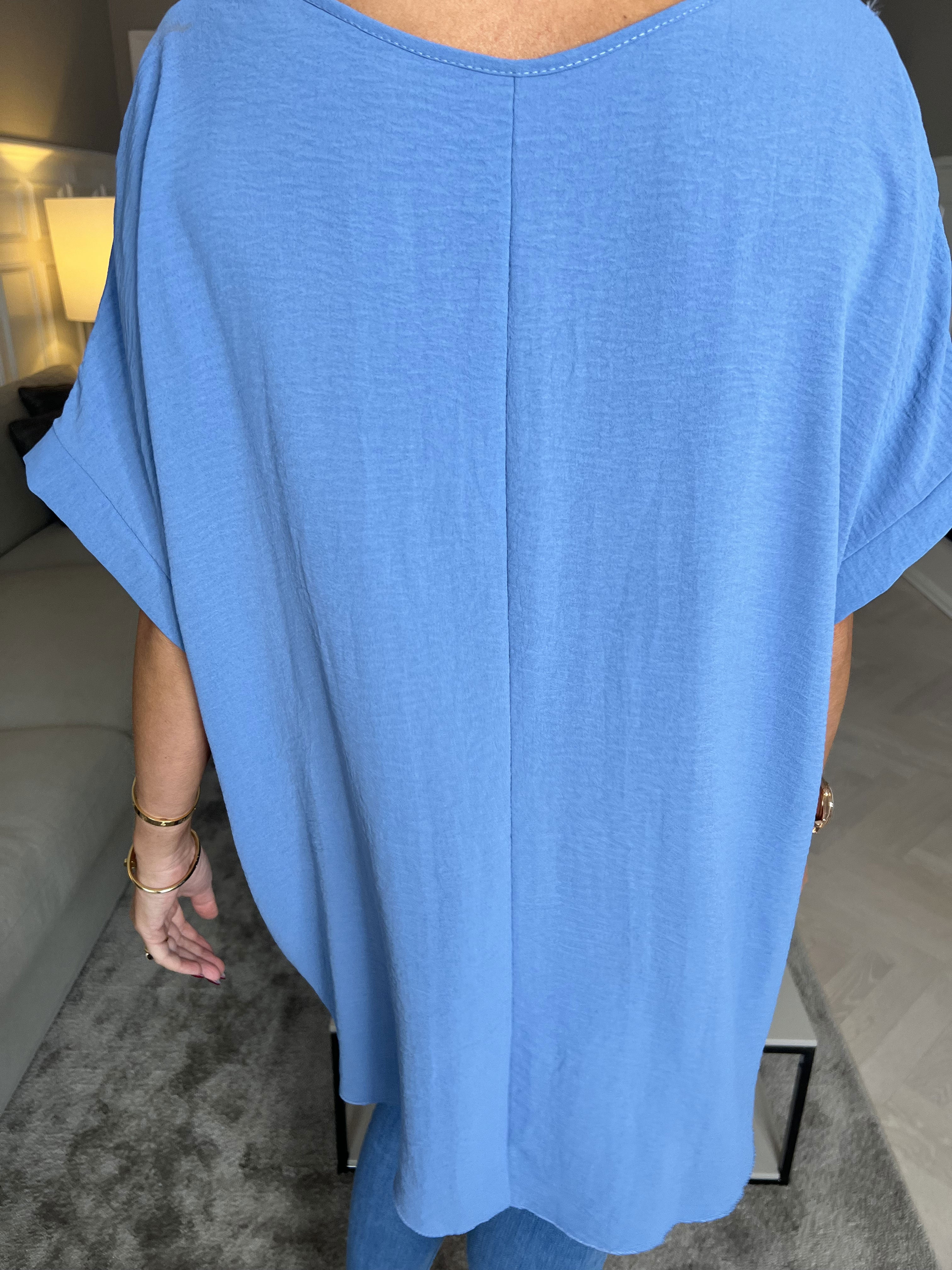 Lilly - Smuk tunika med unik udskæring