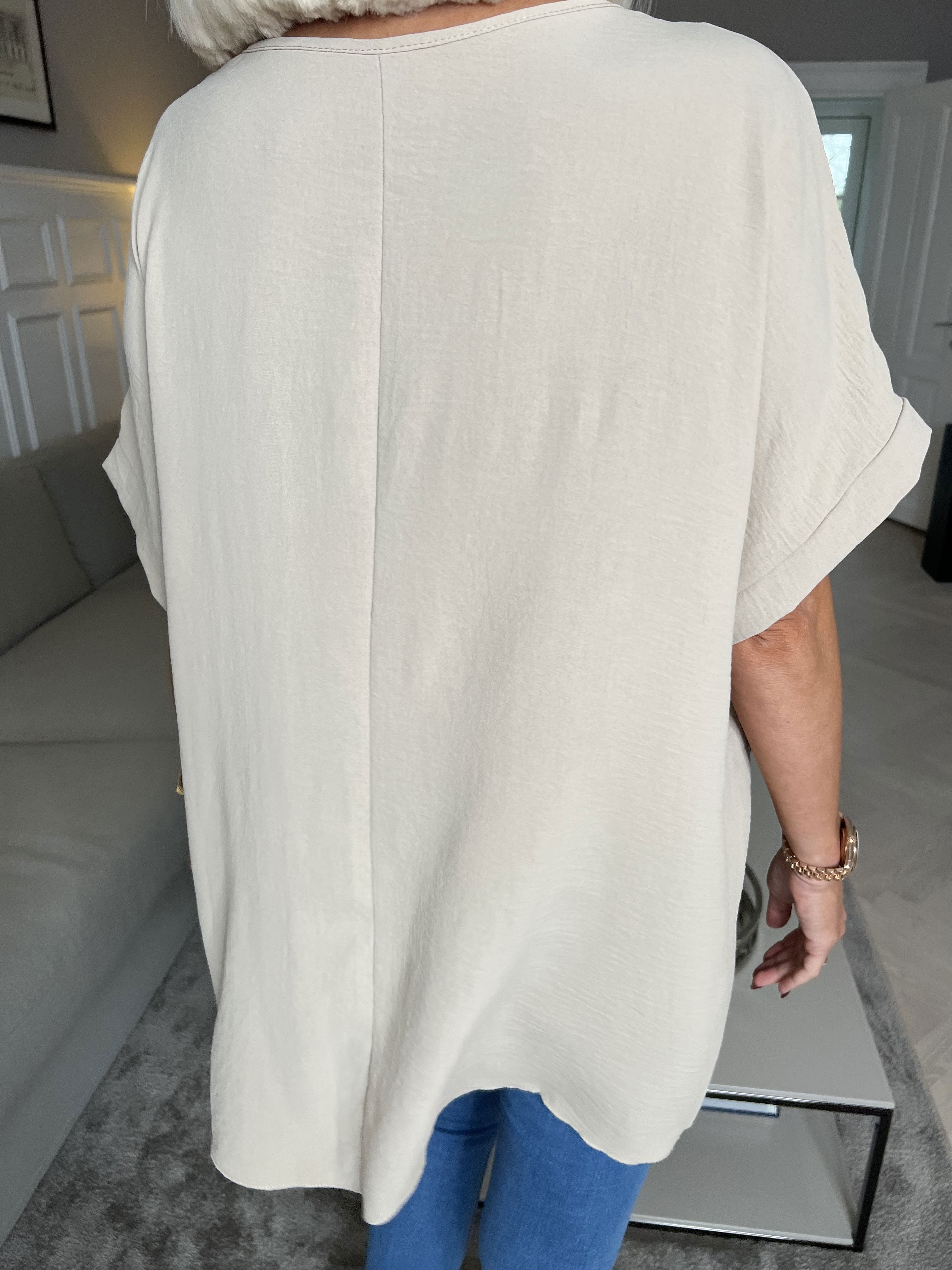 Lilly - Smuk tunika med unik udskæring