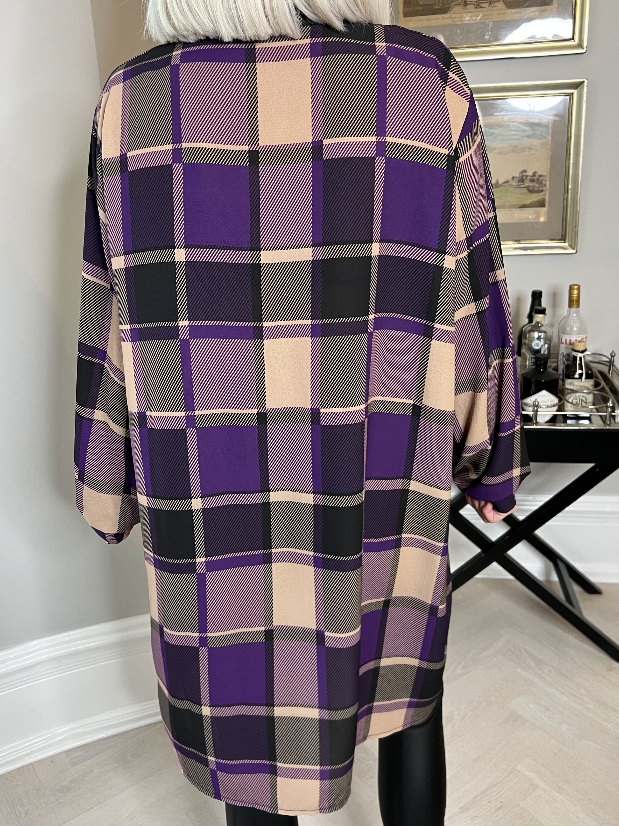 Felippa - Fin plus size skjortekjole i ternet stof