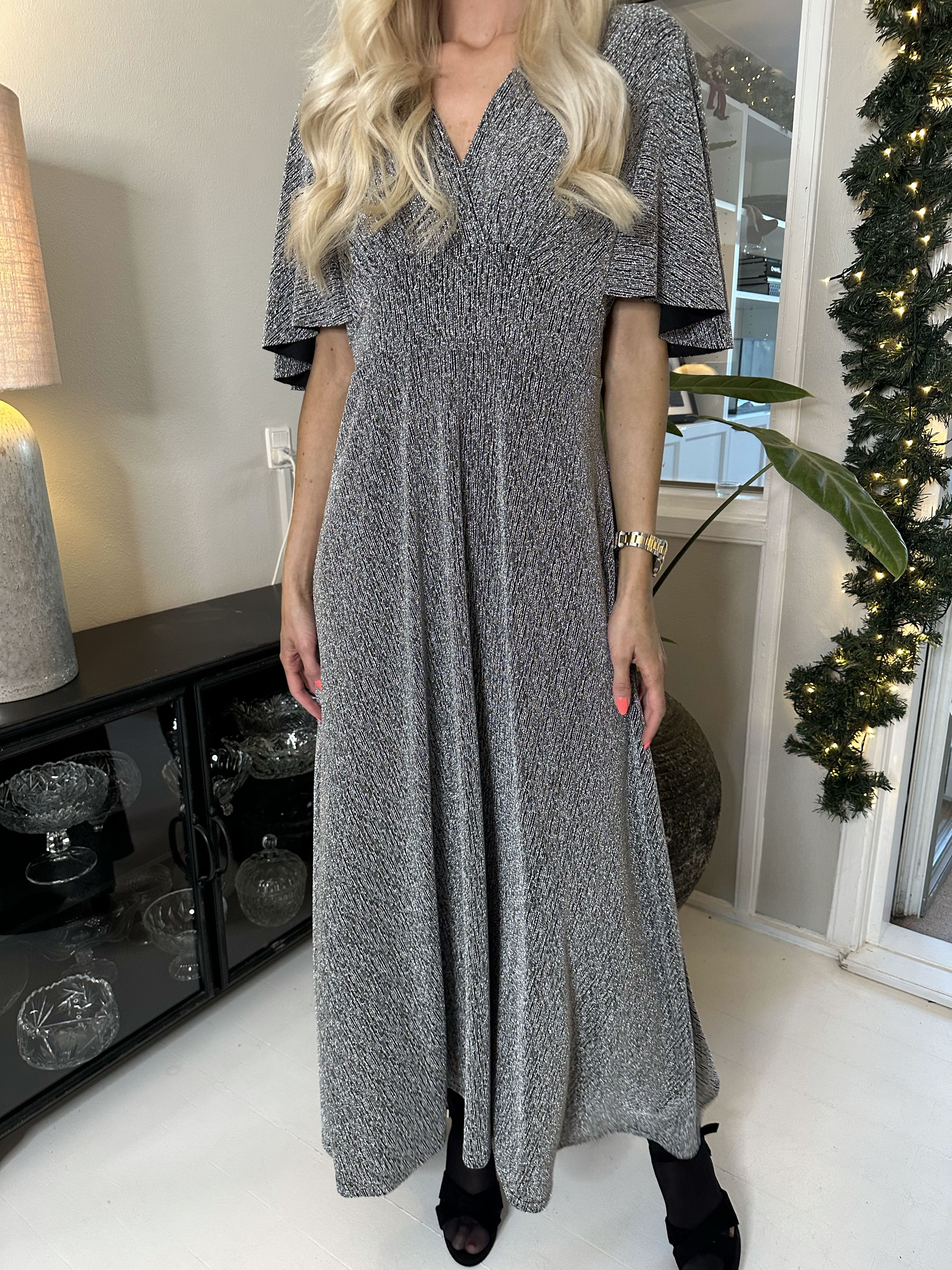 Julia - Lang elastisk kjole med glimmertråde