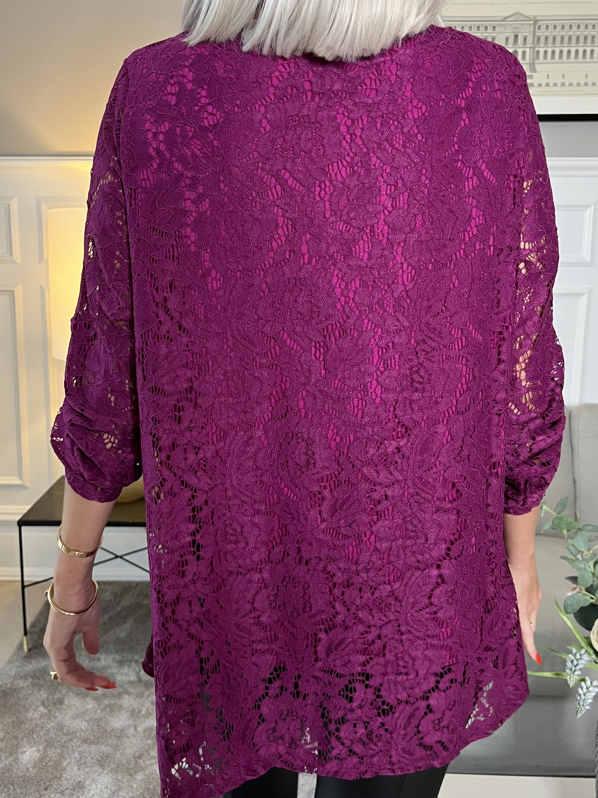 Nadira - Sød tunika i blondestof