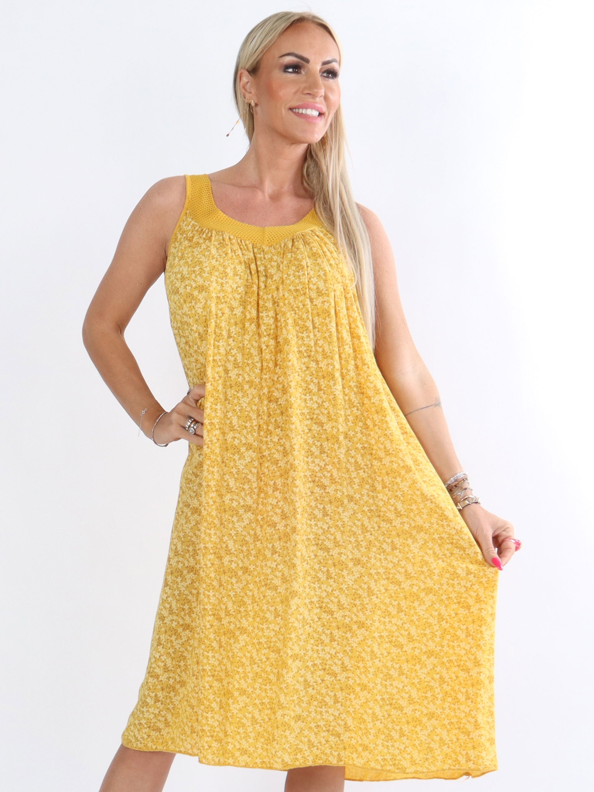 Jemina - Sommerkjole i småblomstret print