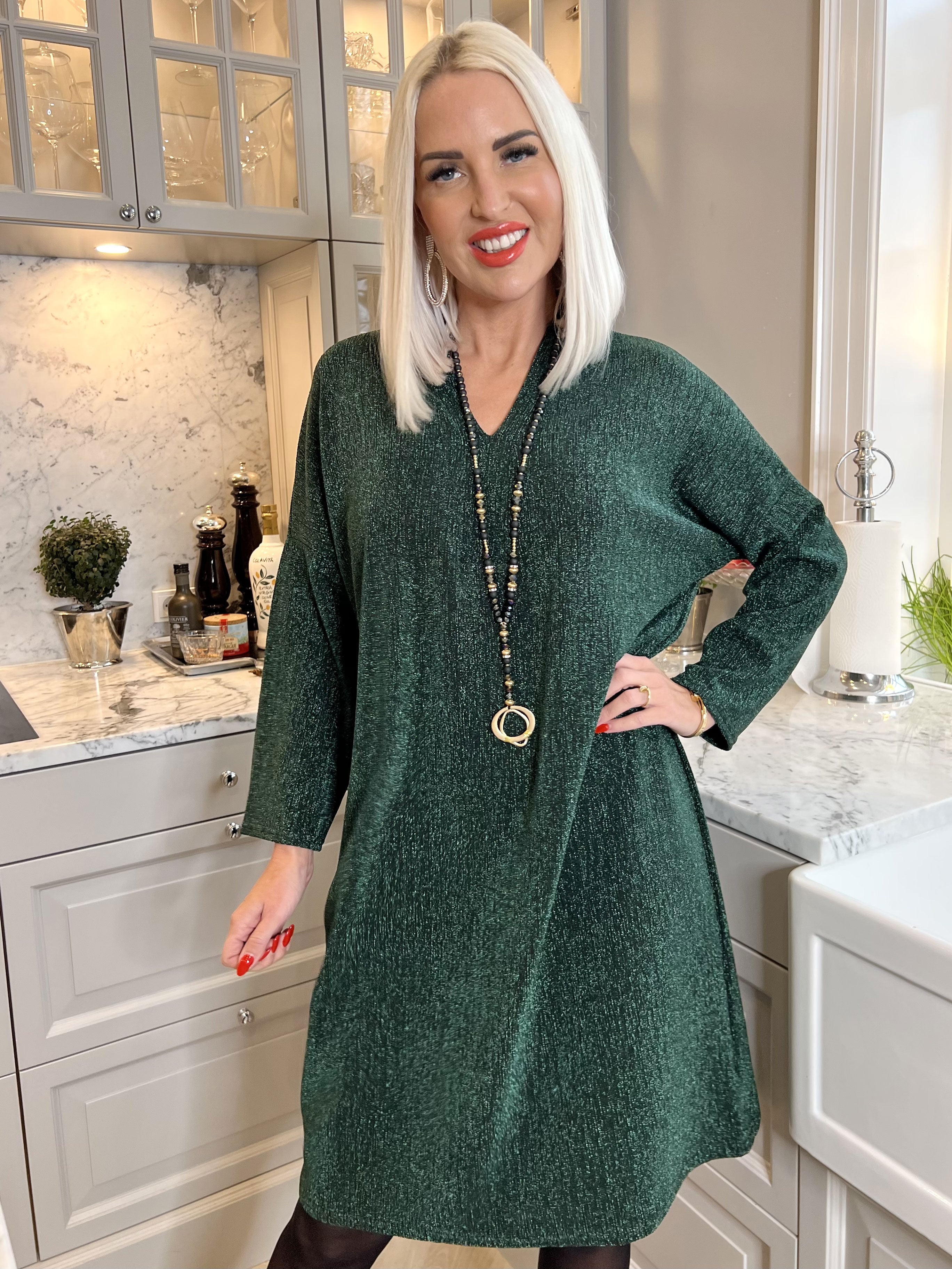 Audine - Simpel plus size glimmerkjole i elastisk stof