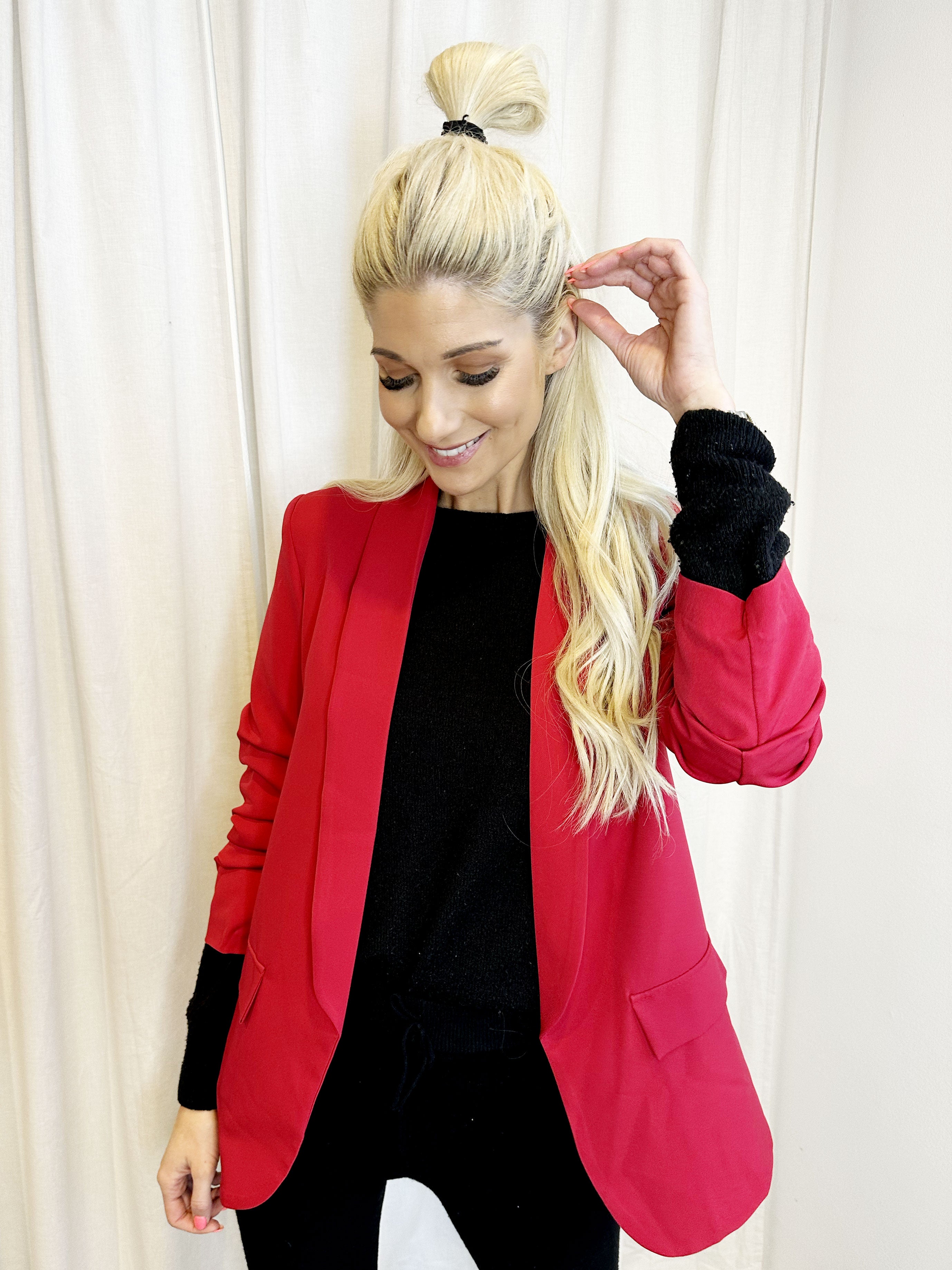 Mila - Stilren blazer med rynk på ærmet