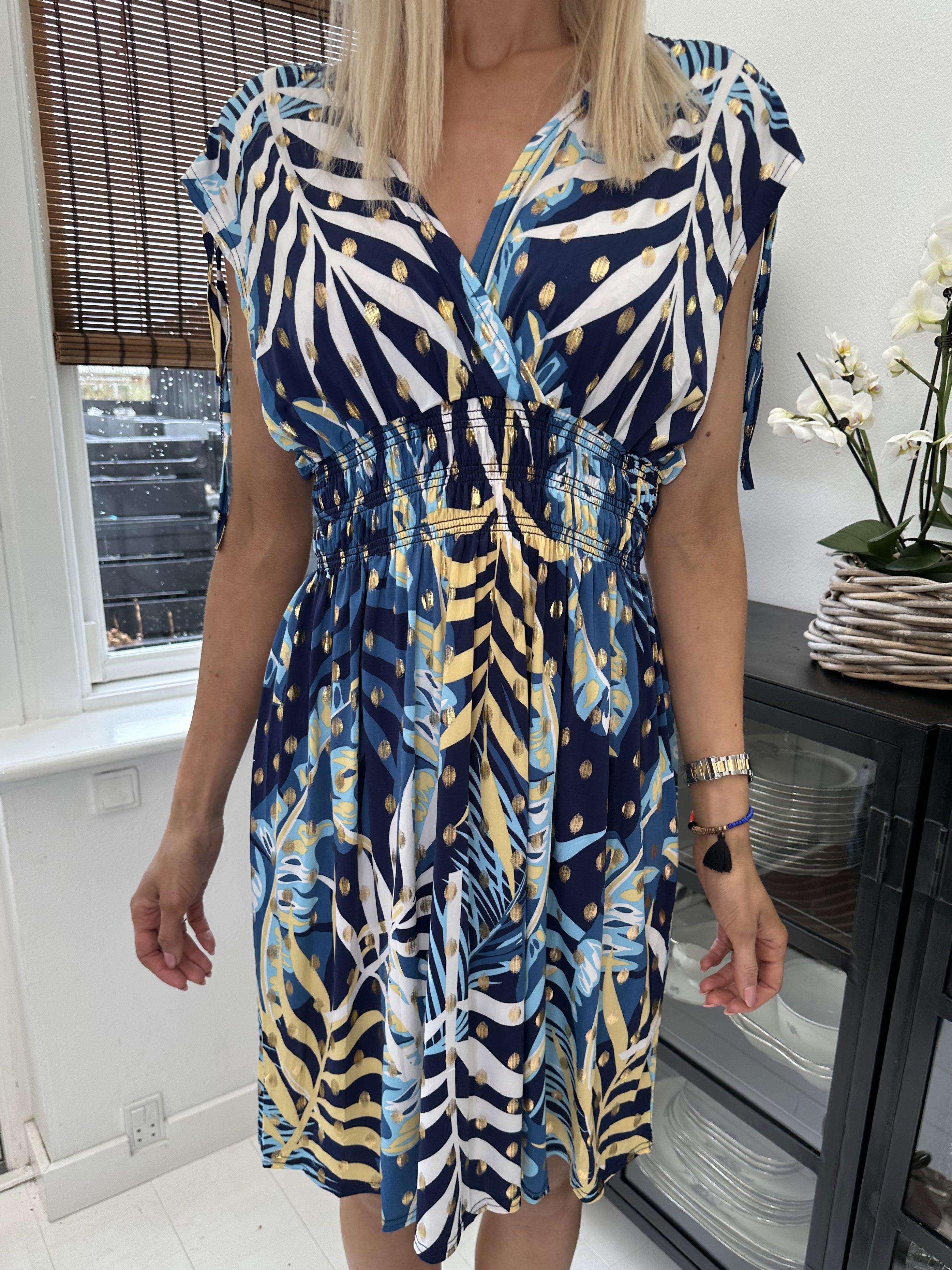 Pams Forest Short - Kort elastisk kjole i krølfrit stof