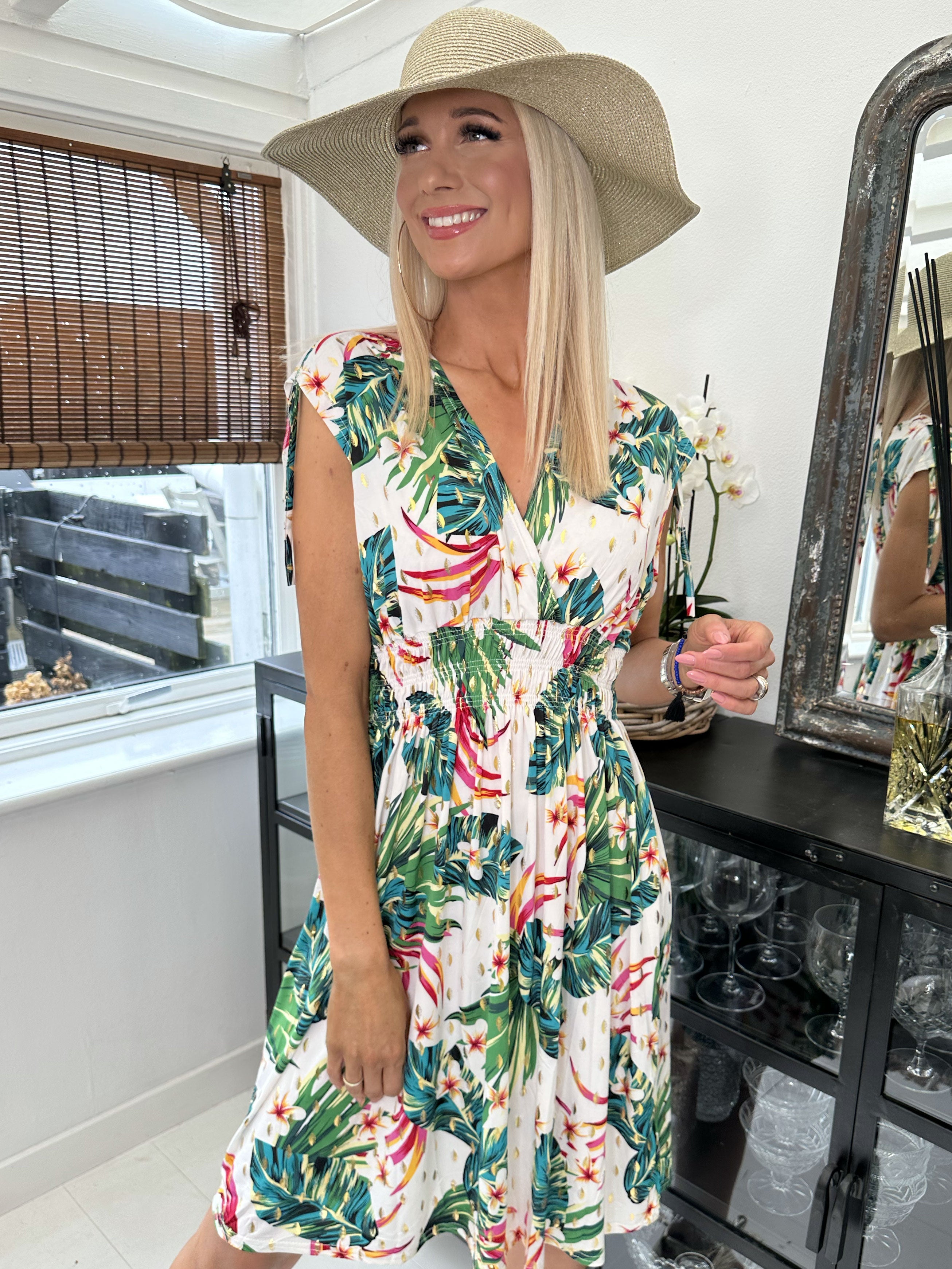 Pams Hawaii Short - Kort elastisk kjole i krølfrit stof