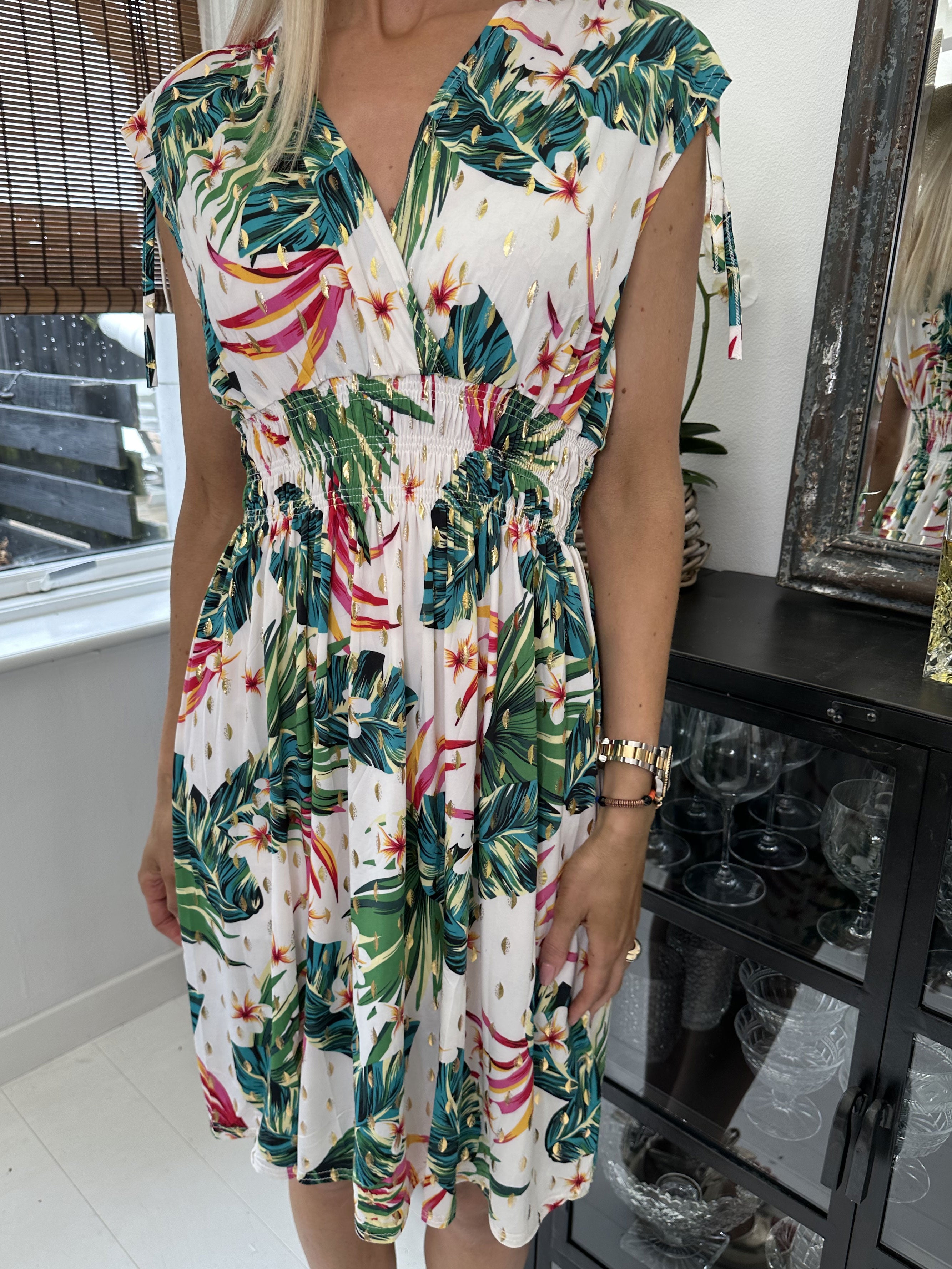 Pams Hawaii Short - Kort elastisk kjole i krølfrit stof