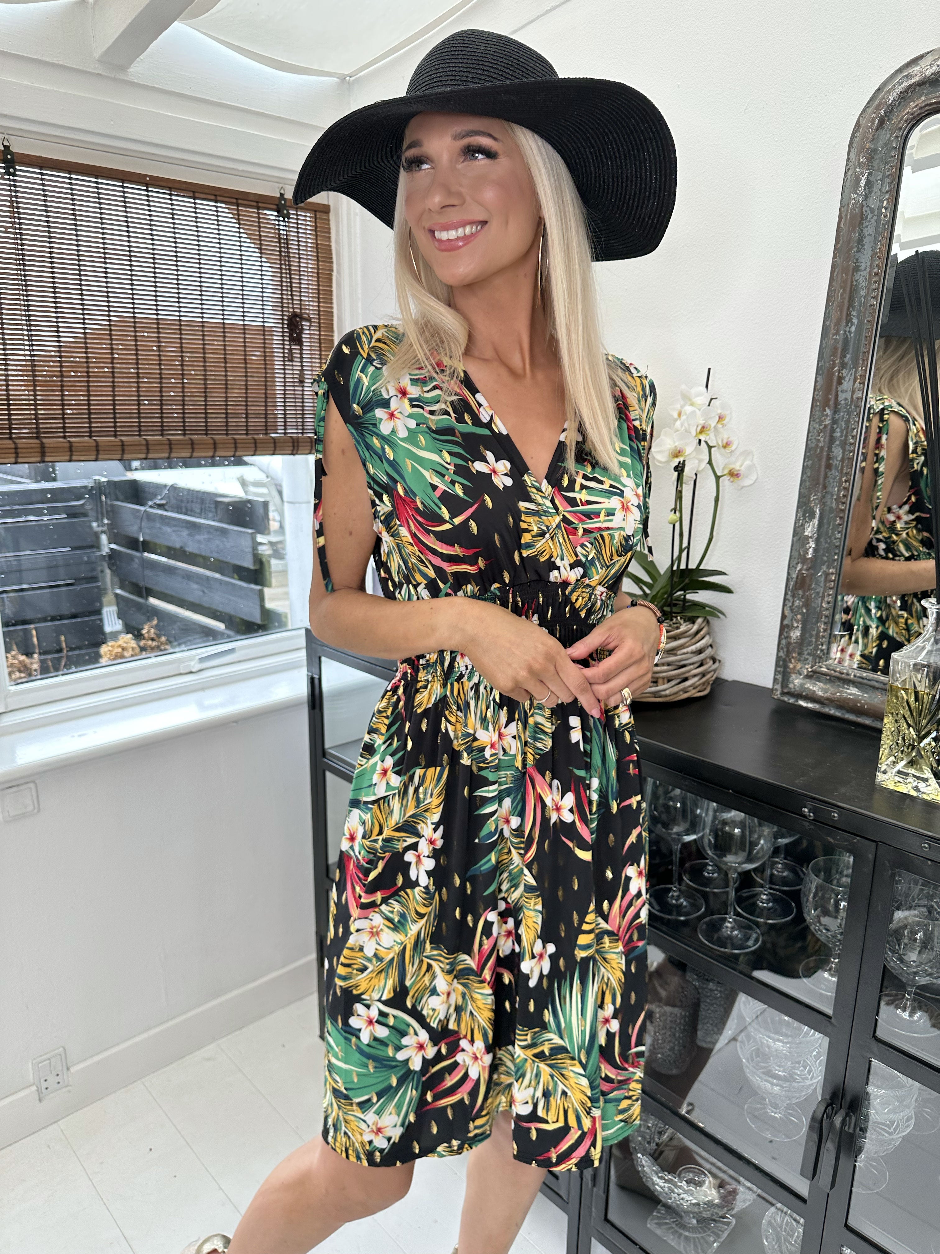 Pams Hawaii Short - Kort elastisk kjole i krølfrit stof