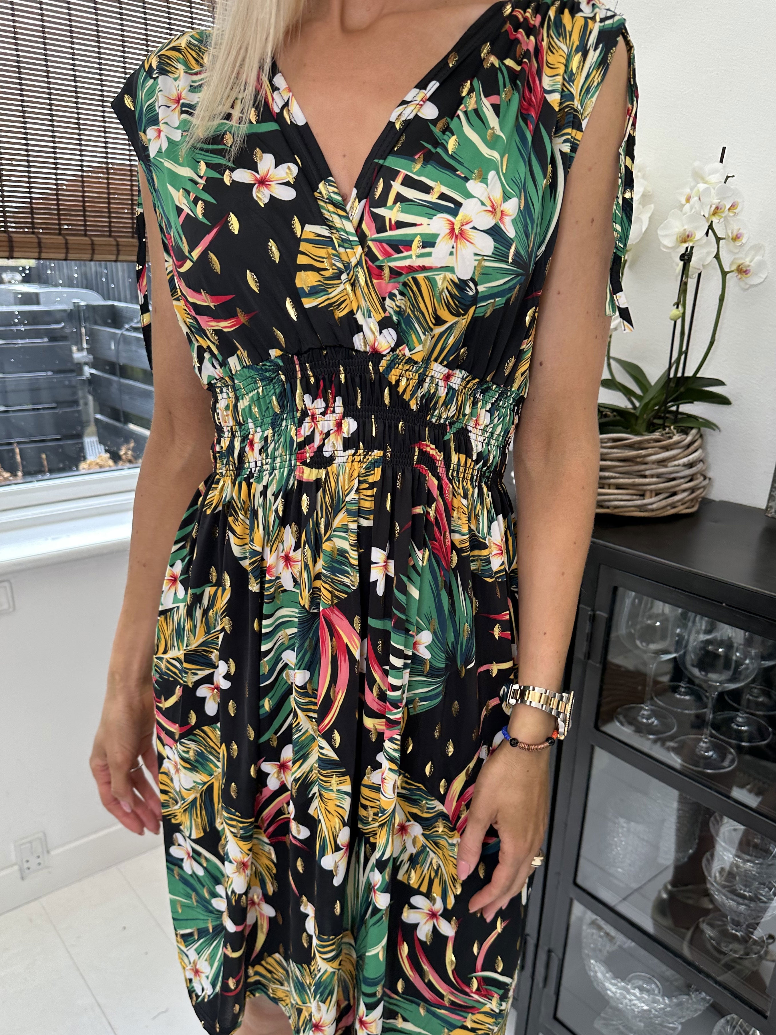 Pams Hawaii Short - Kort elastisk kjole i krølfrit stof