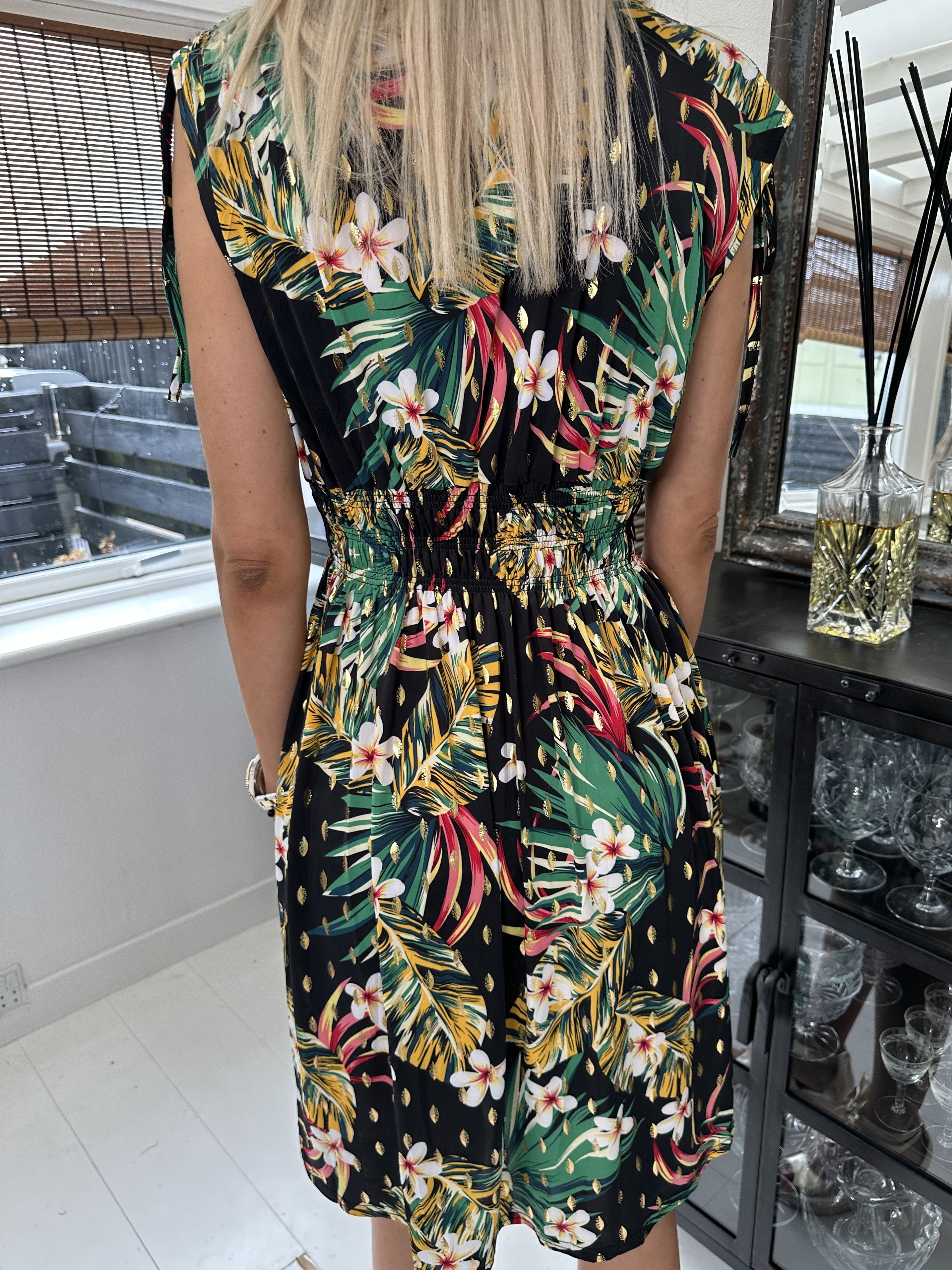 Pams Hawaii Short - Kort elastisk kjole i krølfrit stof