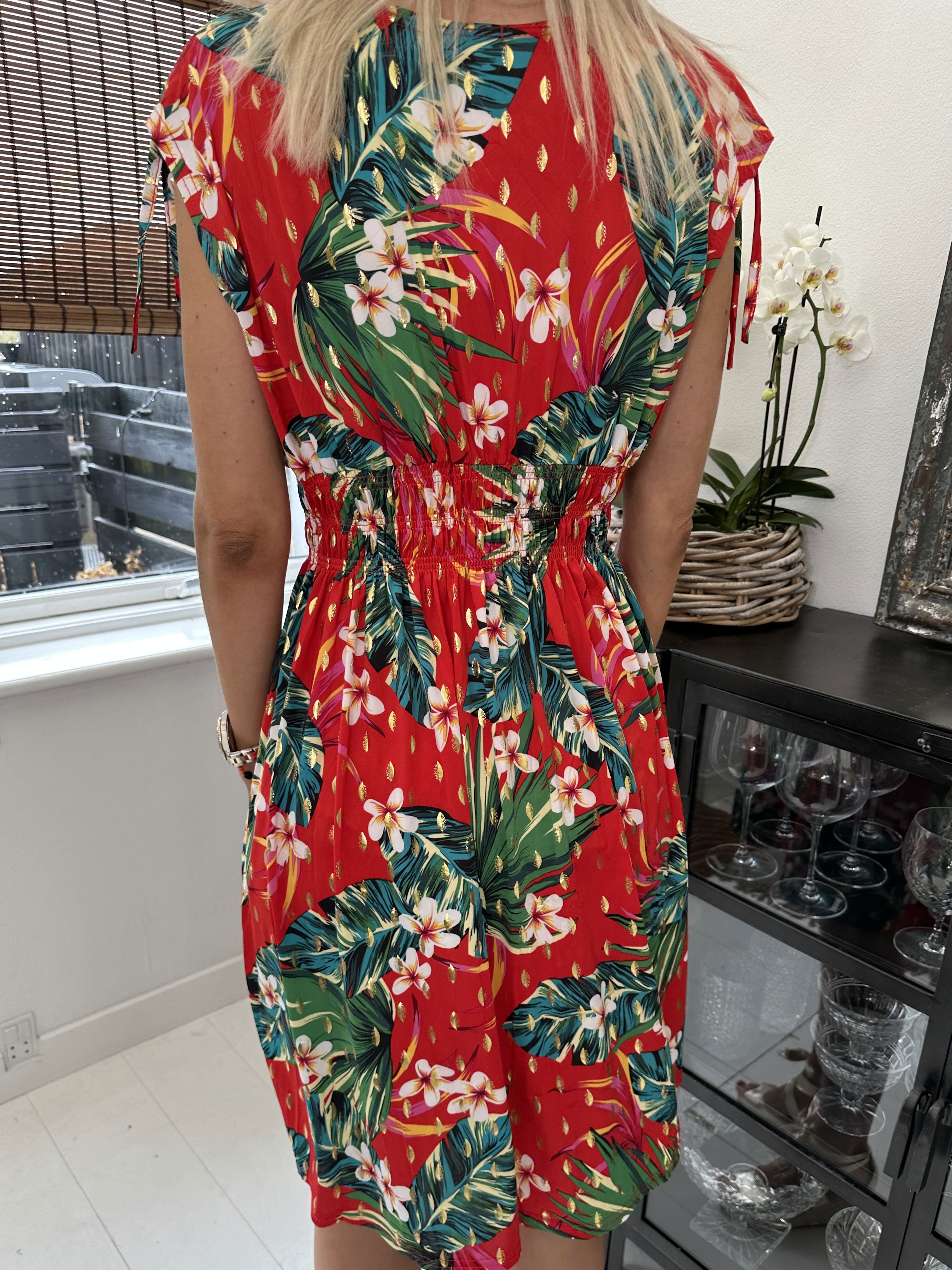 Pams Hawaii Short - Kort elastisk kjole i krølfrit stof