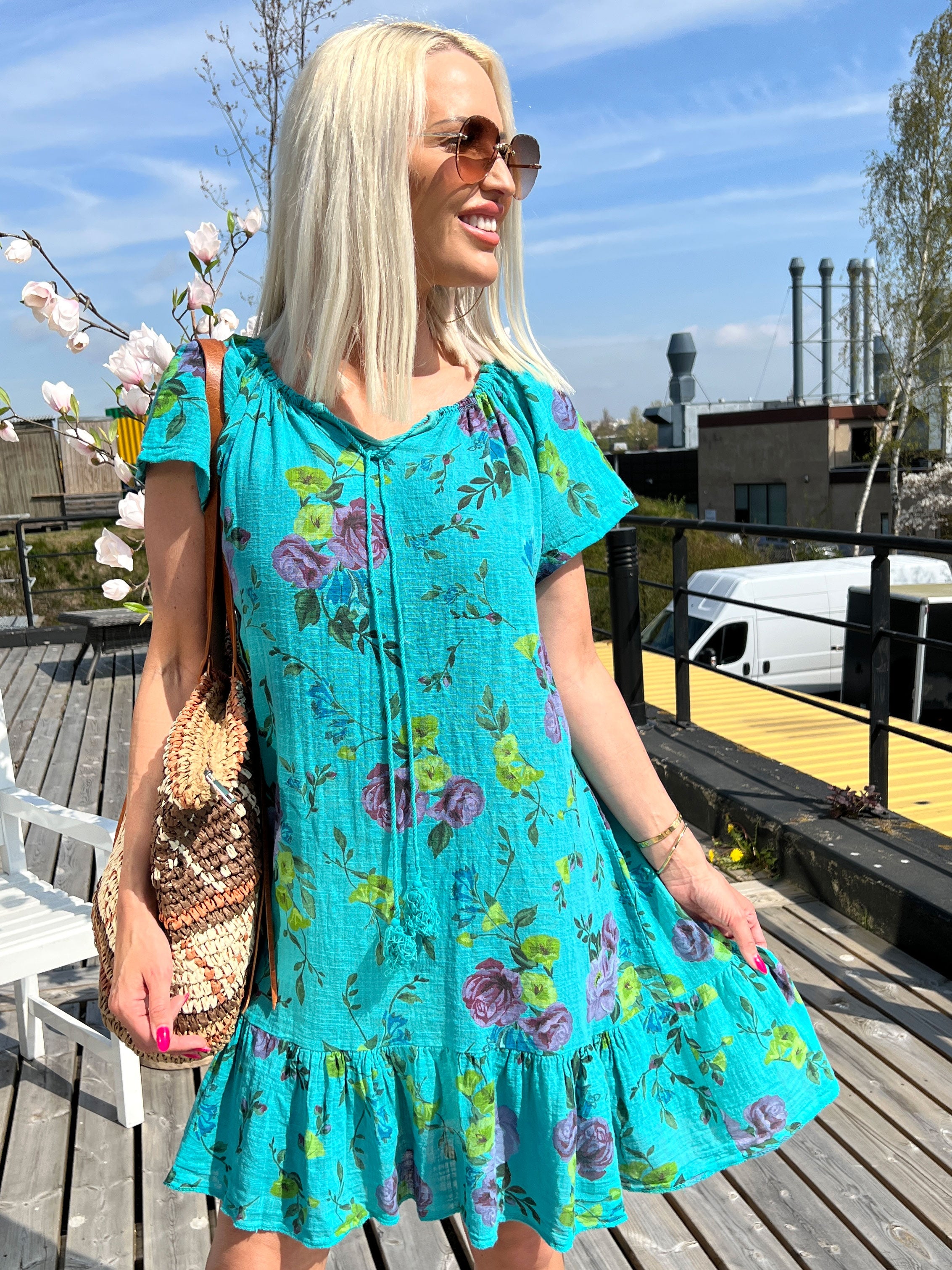 Feliz - Kjole med blomstermotiver