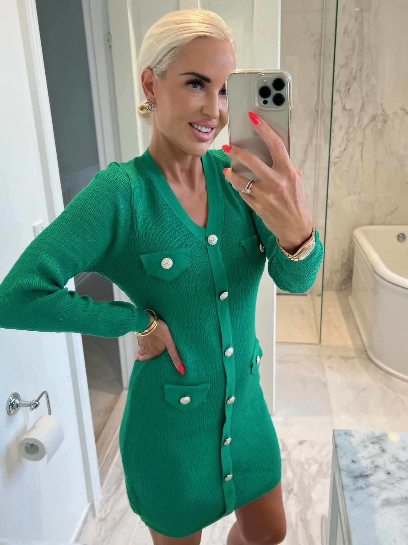 Melody - Smuk viscose kjole med guldknapper