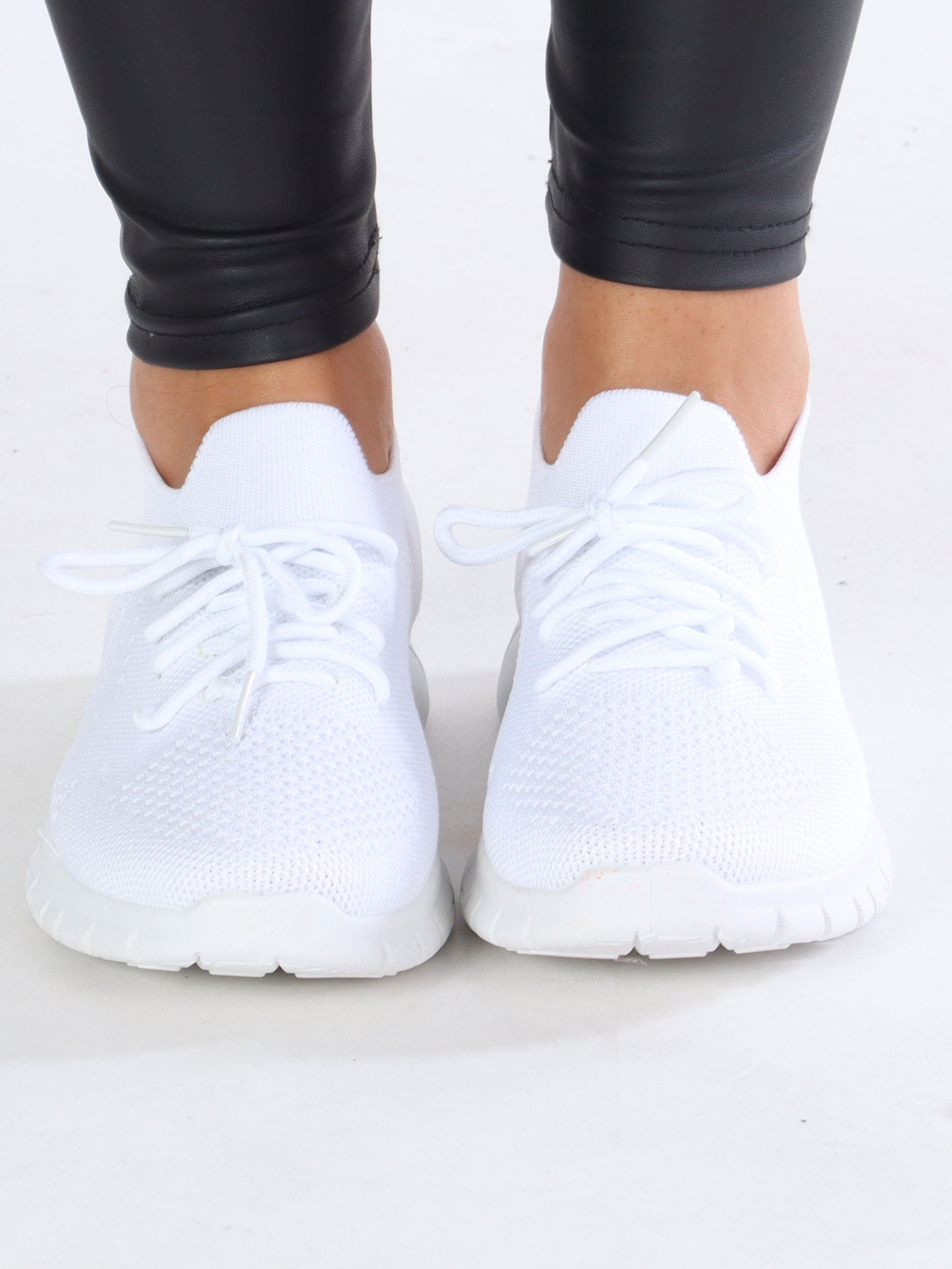 Ramla - Lette sokkesneakers med snørebånd