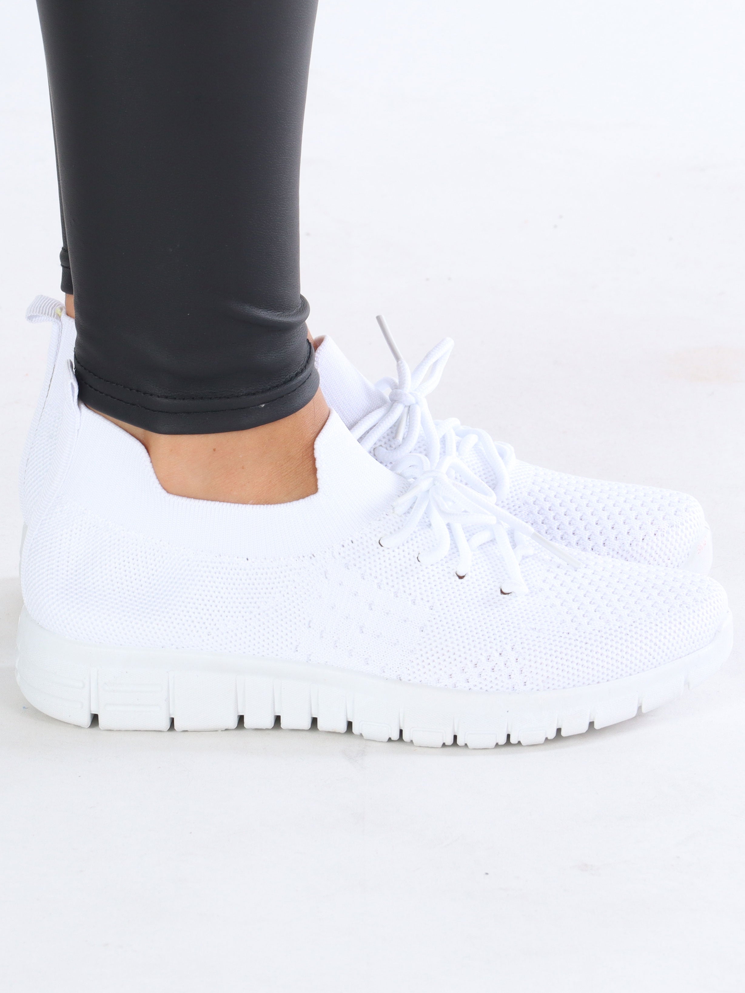 Ramla - Lette sokkesneakers med snørebånd