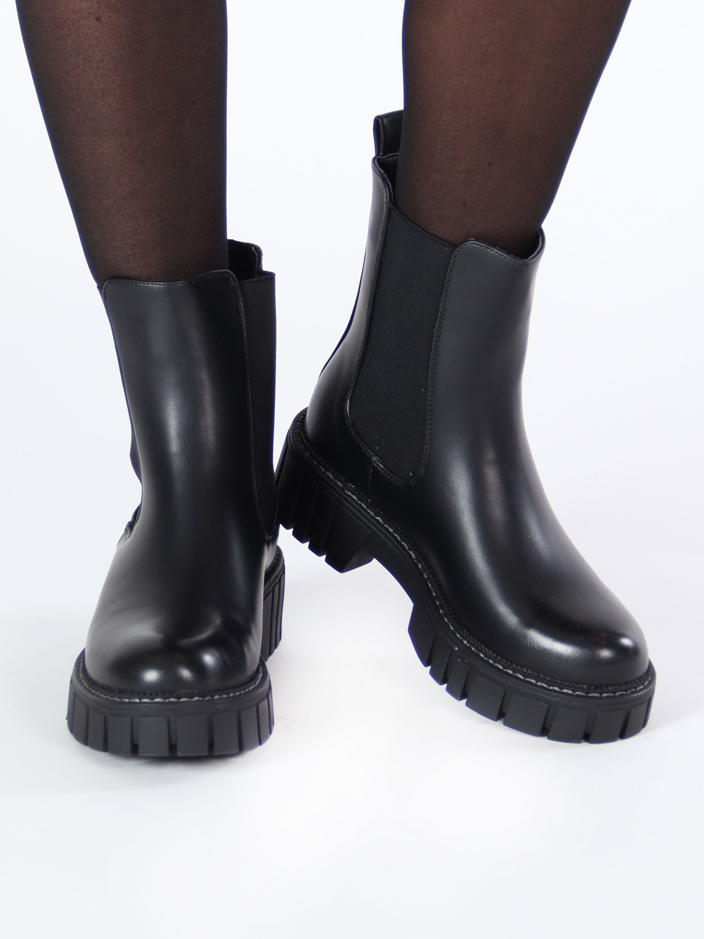 Leikny - Sorte støvler med chunky sål