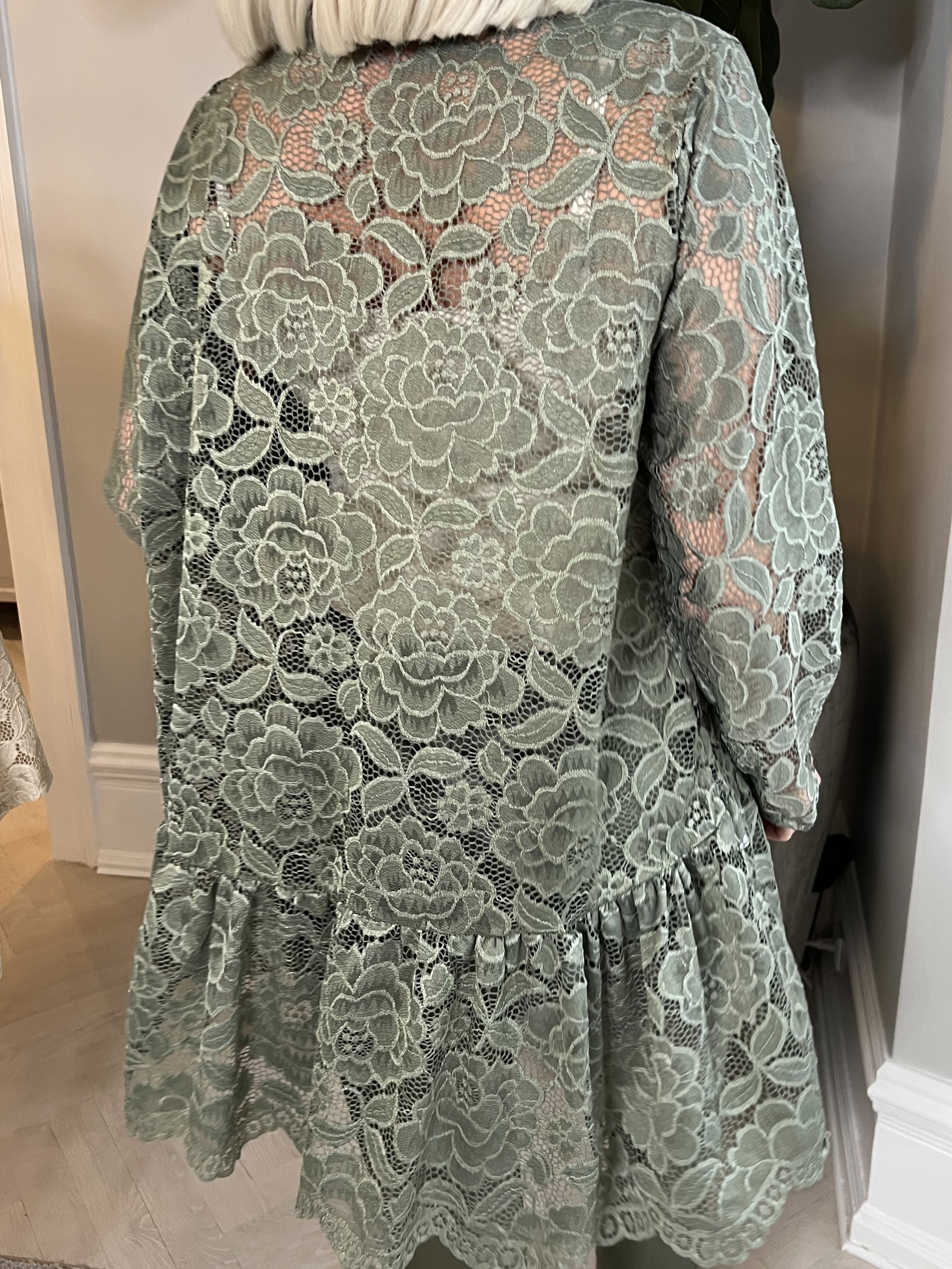 Natalya - Sød og feminin blonde tunika