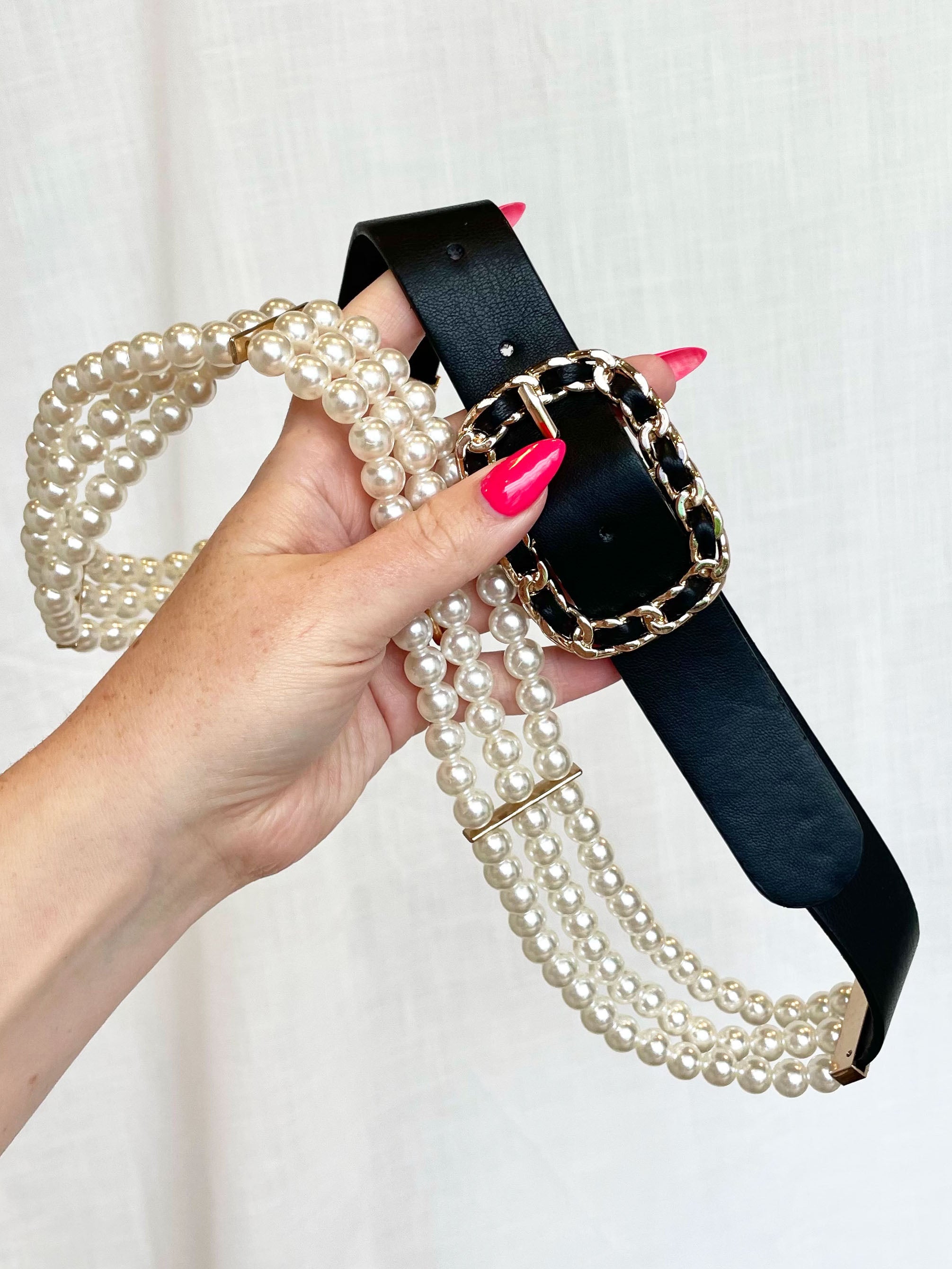 Calli - Sort bælte med perler og guldspænde