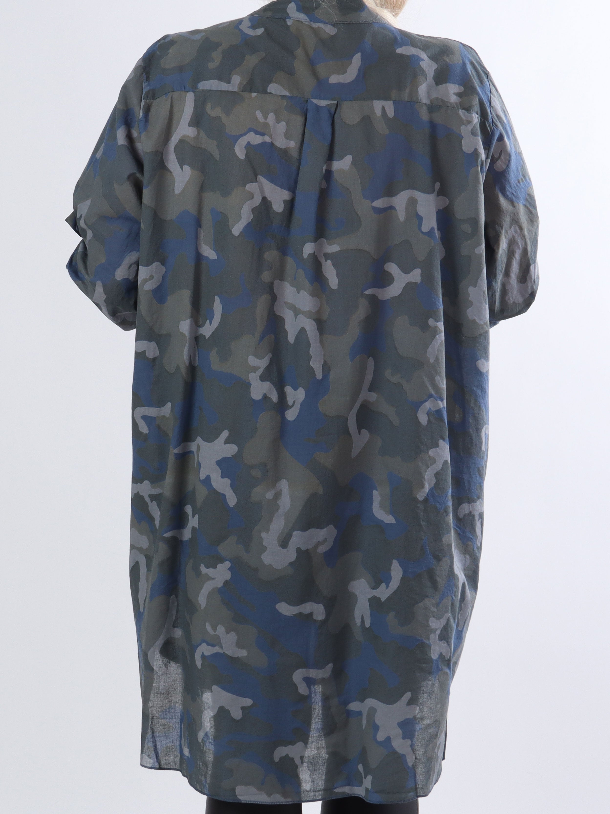 Berna Camo - Plus size skjorte i camouflageprint