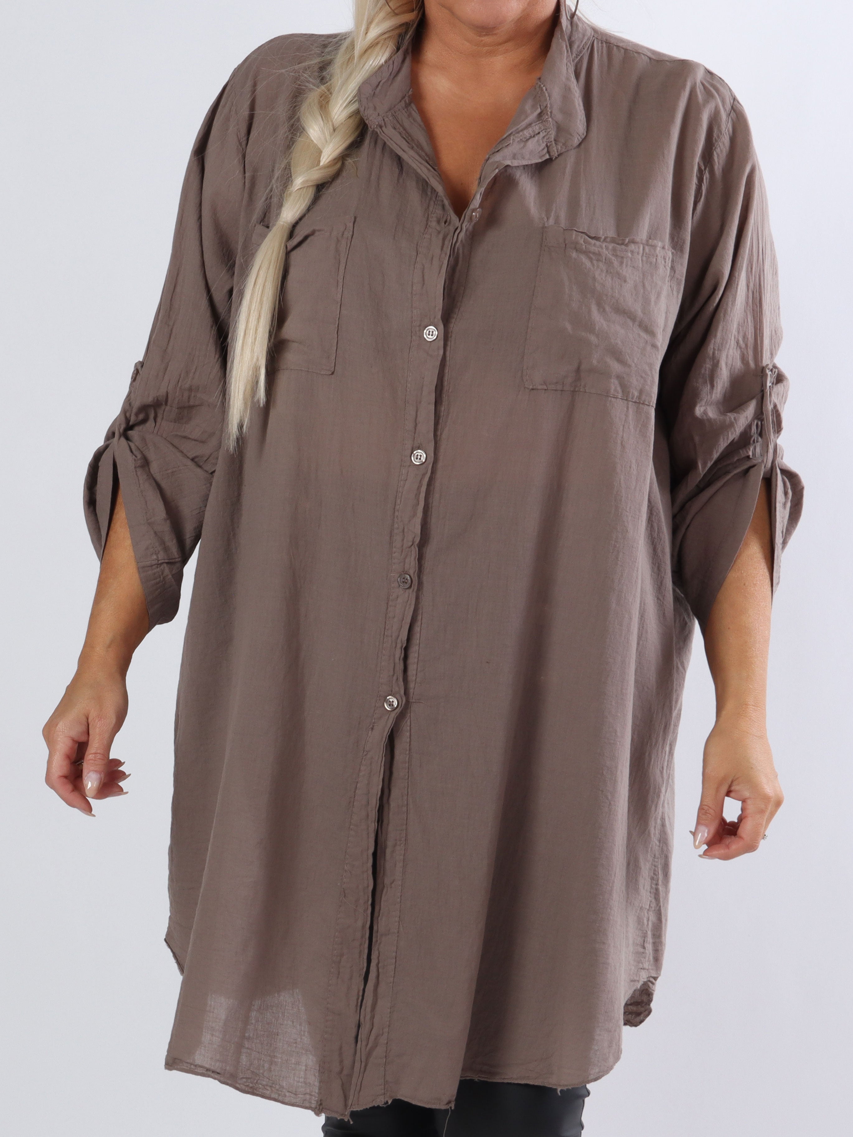 Berna Plain - Plus size skjorte med lommer foran