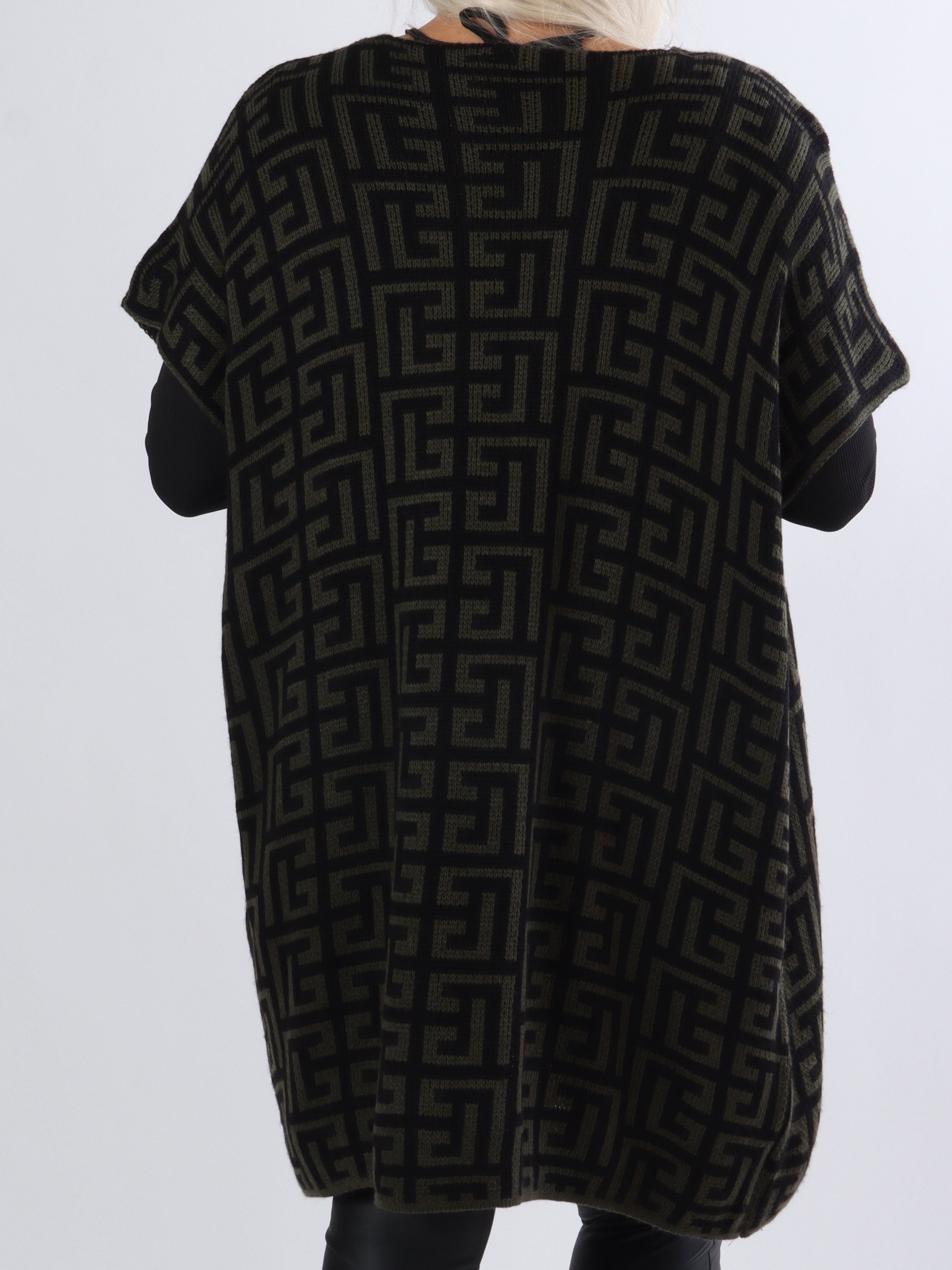 Tilly Pattern - Plus size cardigan uden ærmer