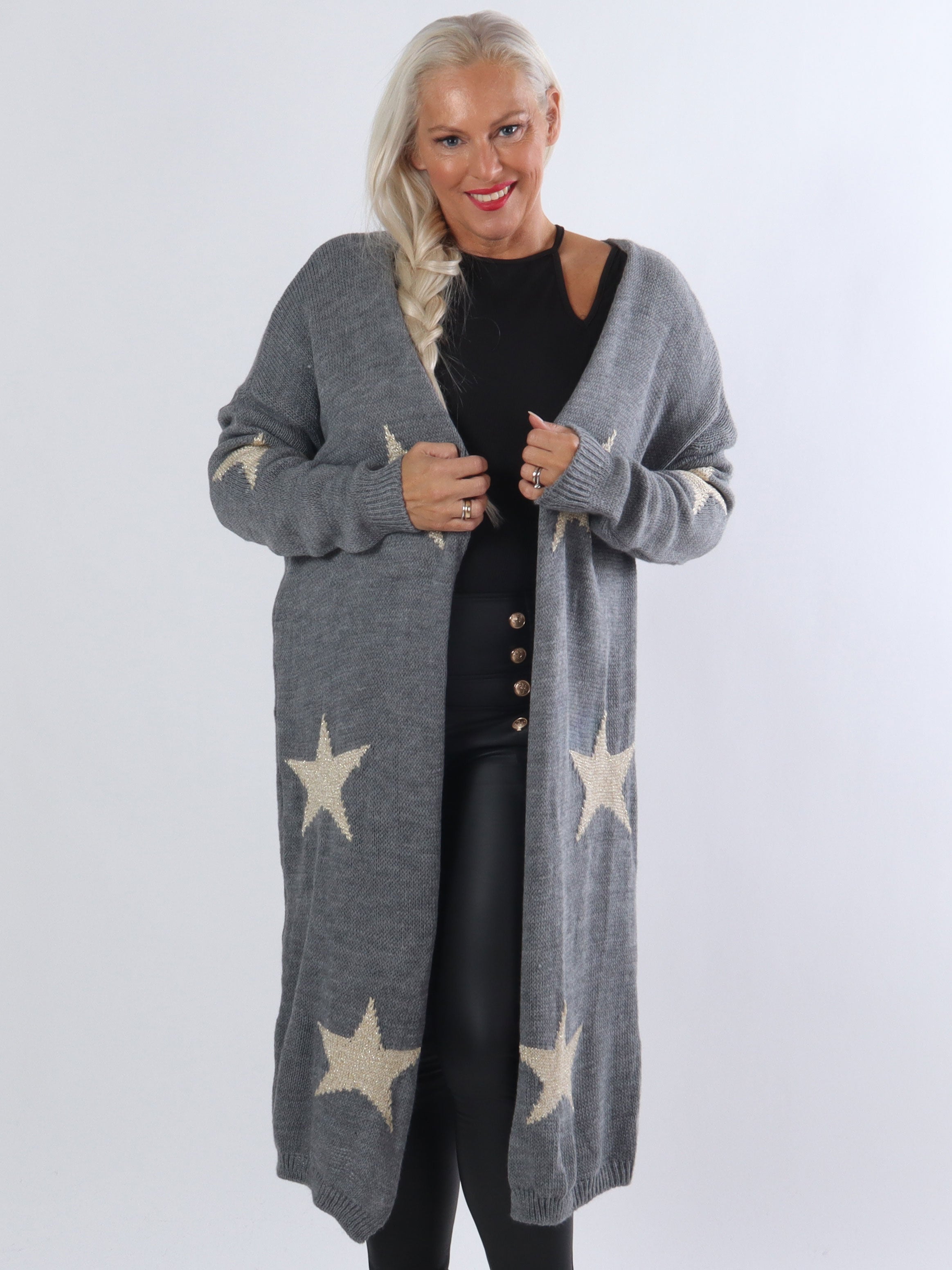 Isadora - Lang plus size strikcardigan med stjerner