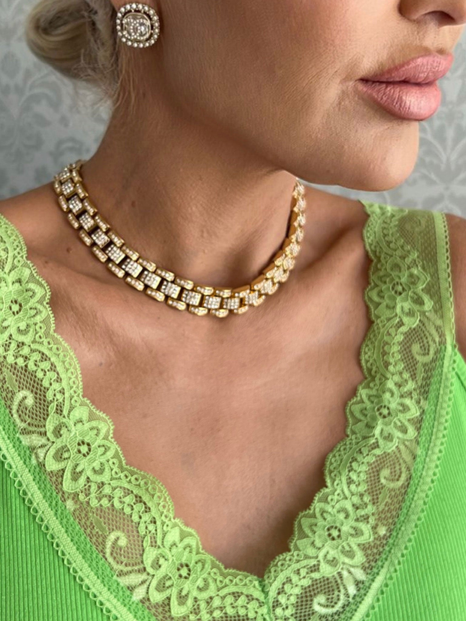 Aida - Bred halskæde med similisten