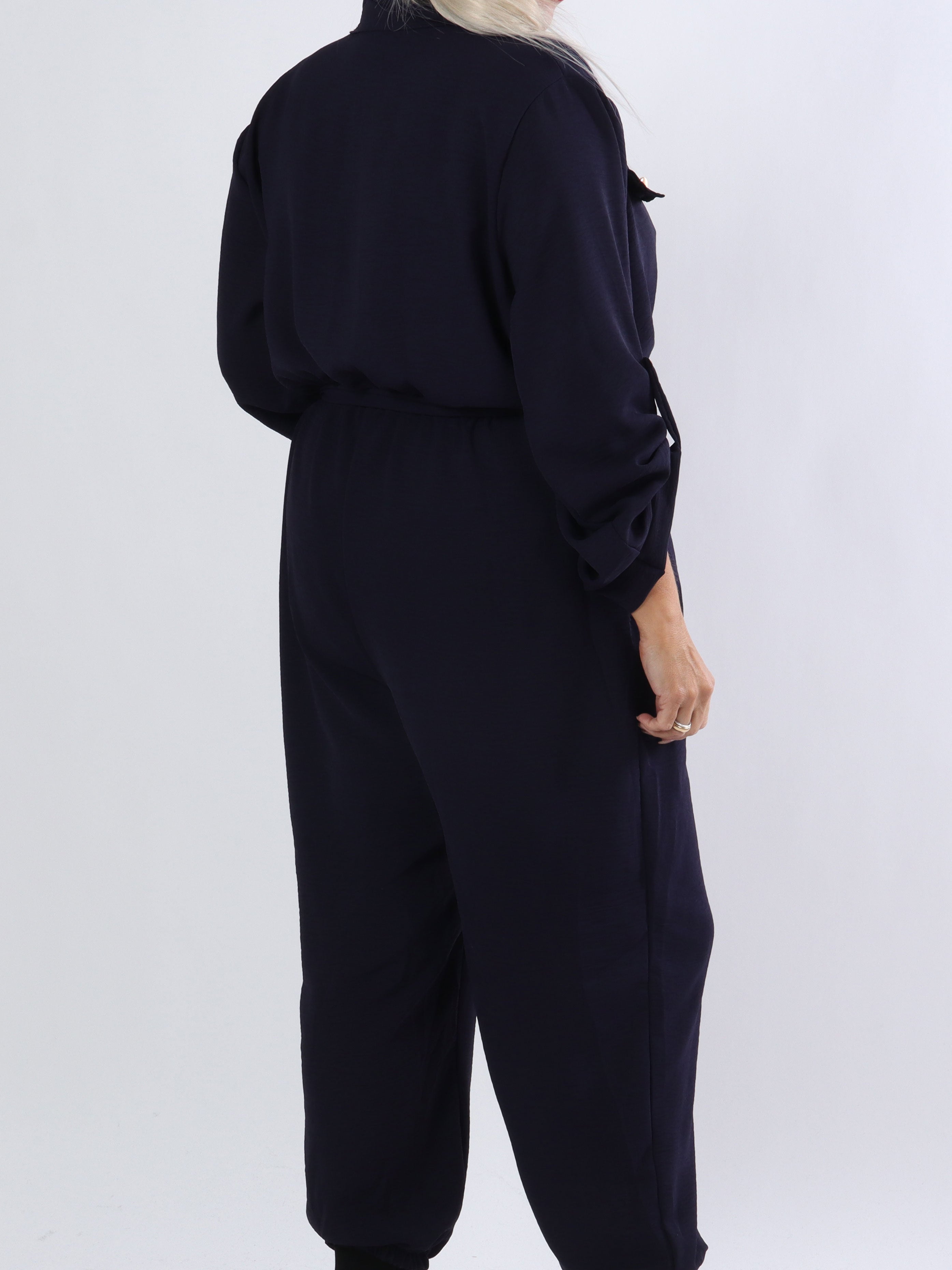 Malina Sleeve - Buksedragt med guld knapper