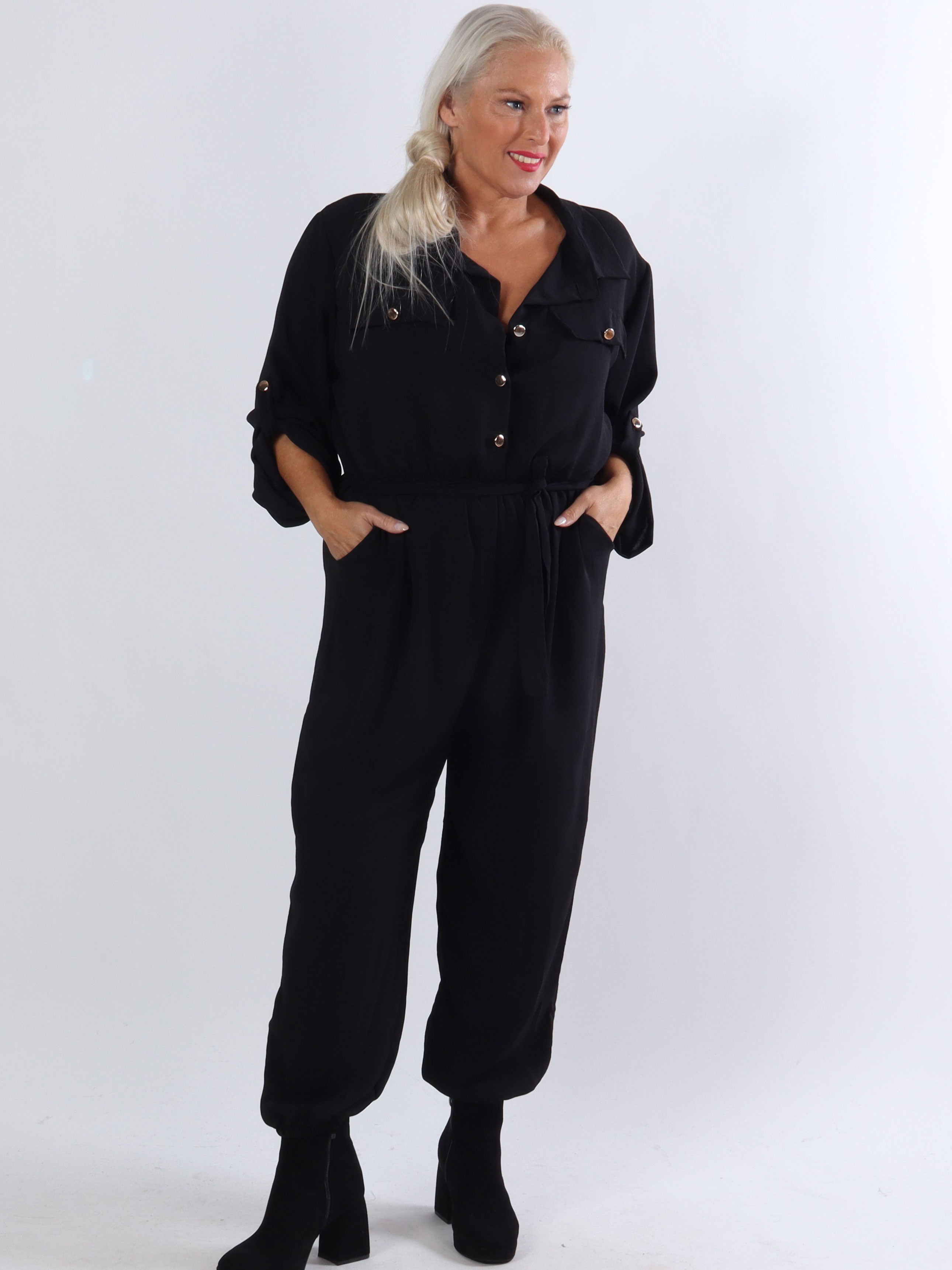 Malina Sleeve - Buksedragt med guld knapper