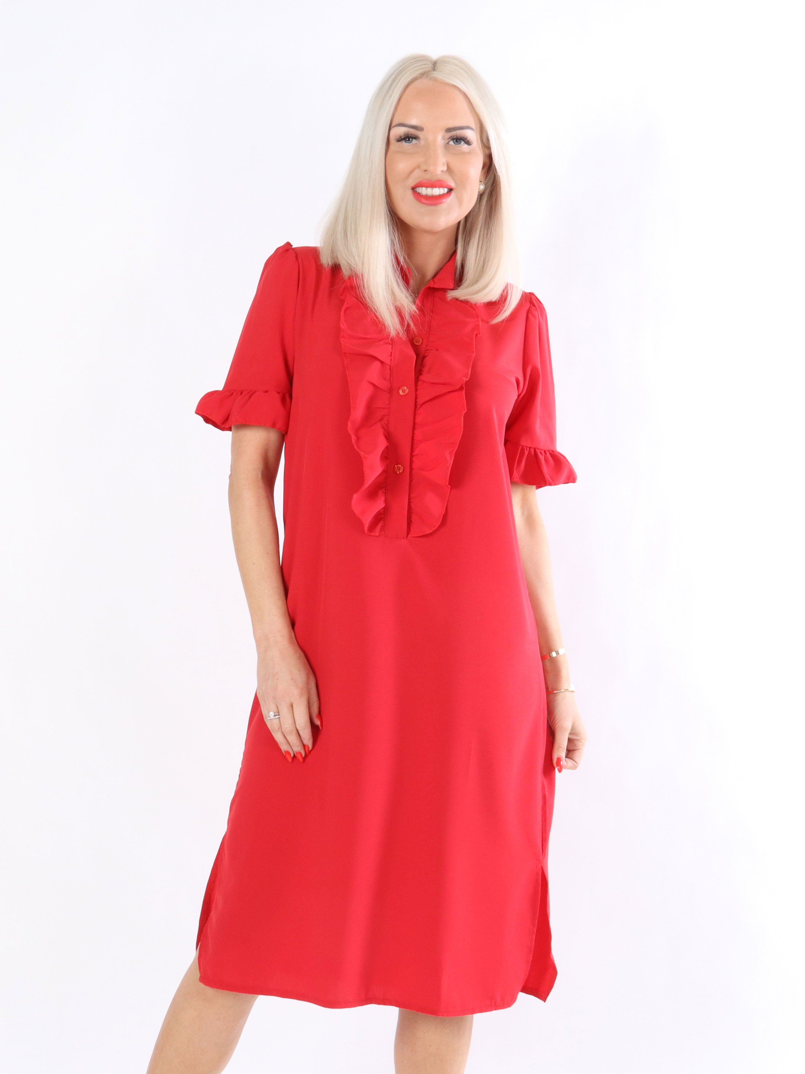 Sigga - Kjole med flæser og pufærmer