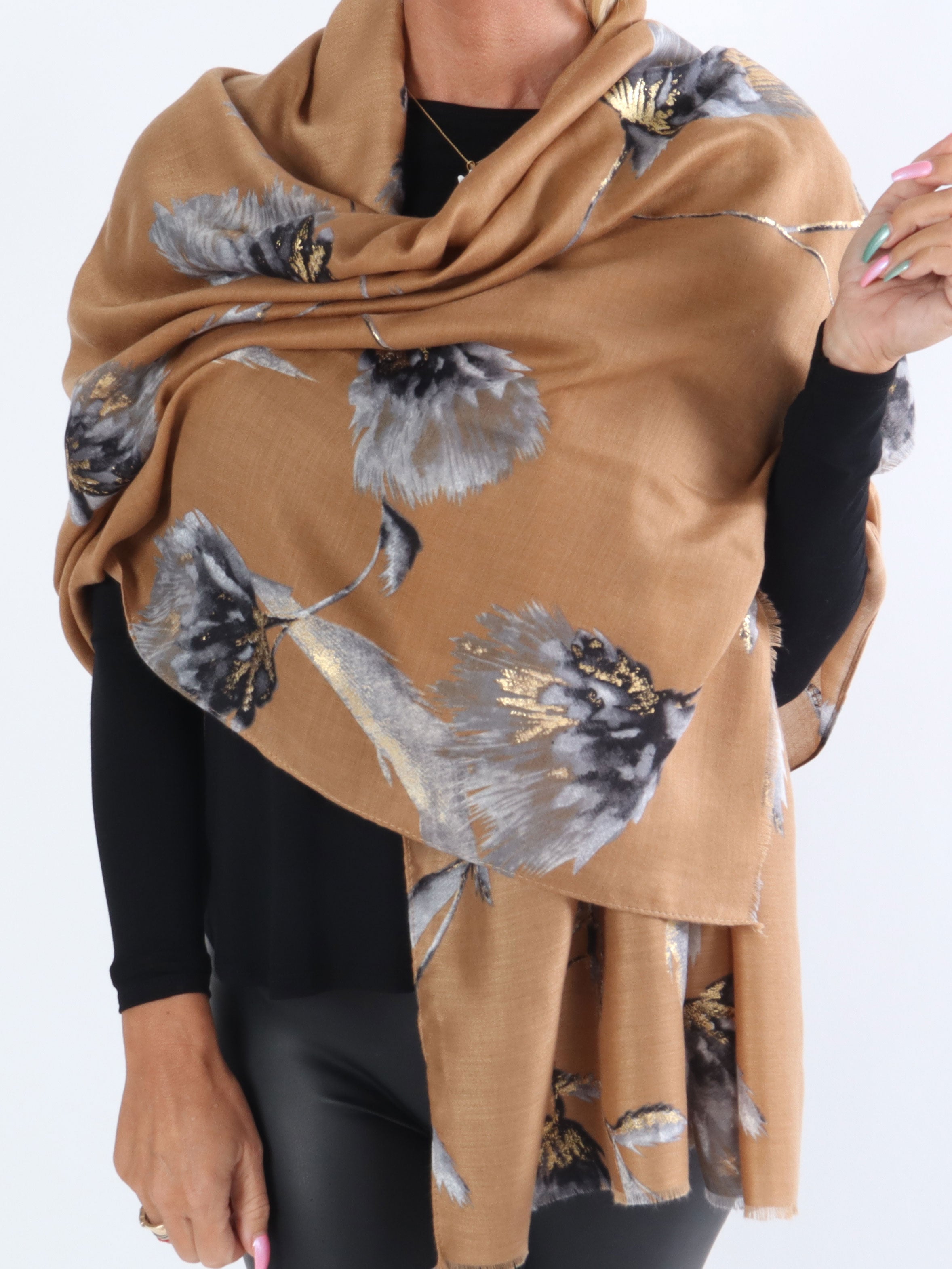 Vanessa - Stort tørklæde med mønster og gulddetaljer