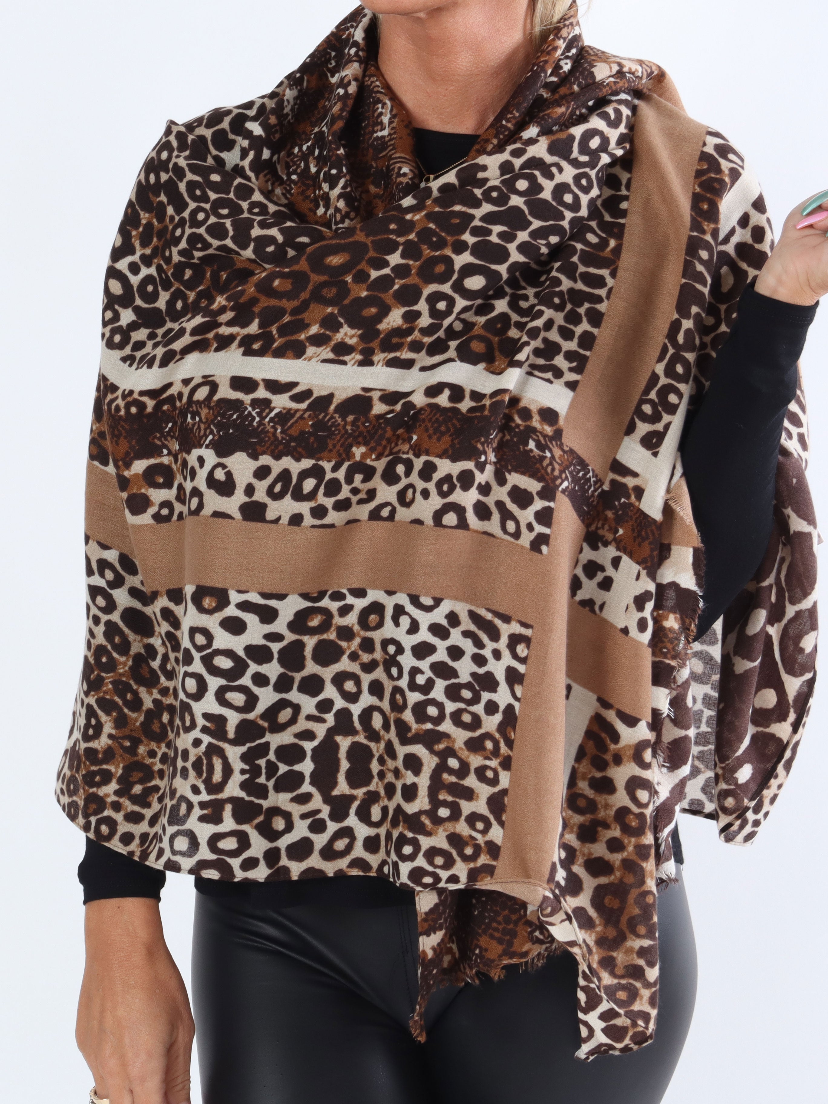 Ebba - Stort og lækkert tørklæde i dyreprint