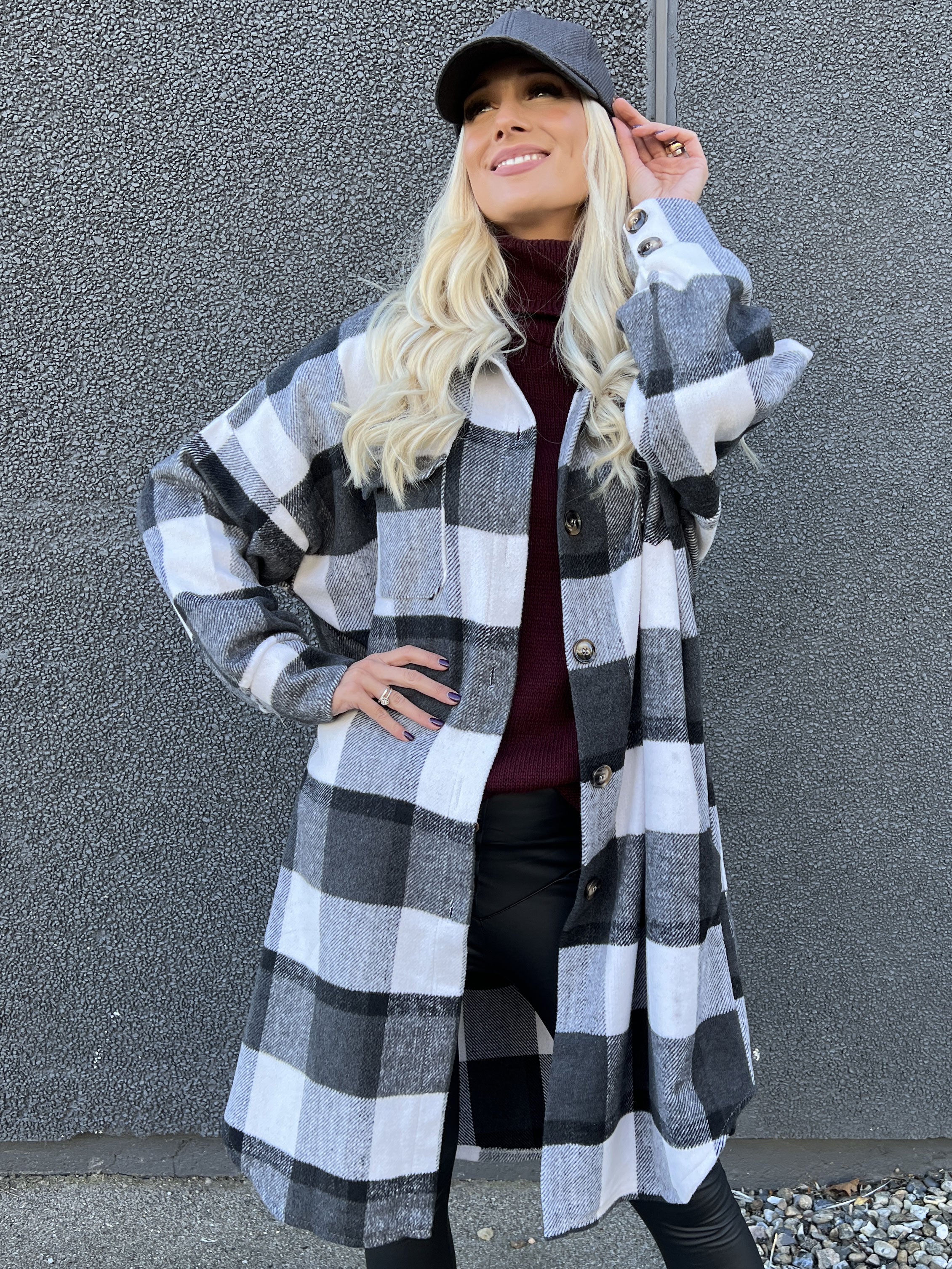 Natalia - Lang ternet jakke med knapper