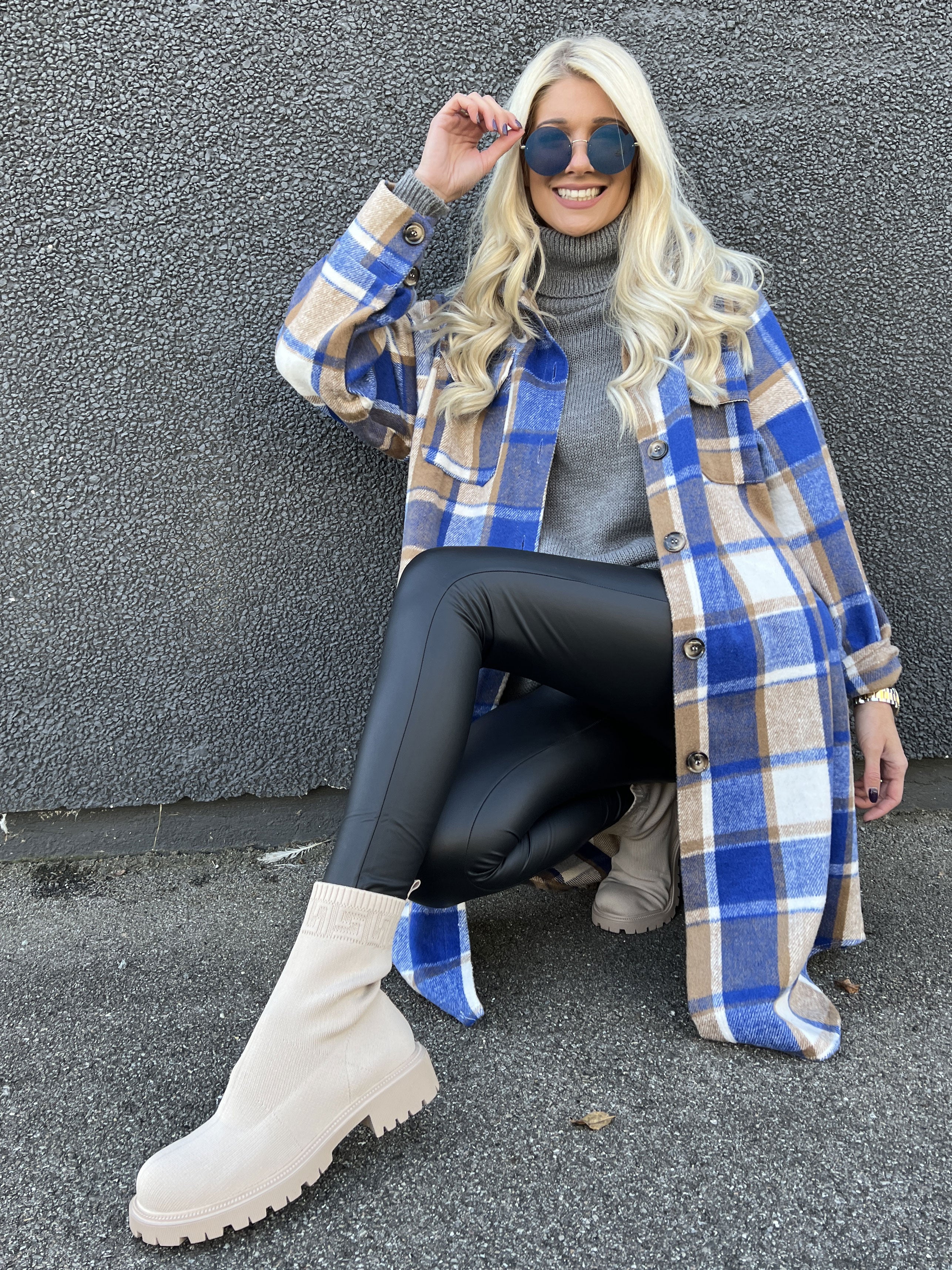 Natalia - Lang ternet jakke med knapper