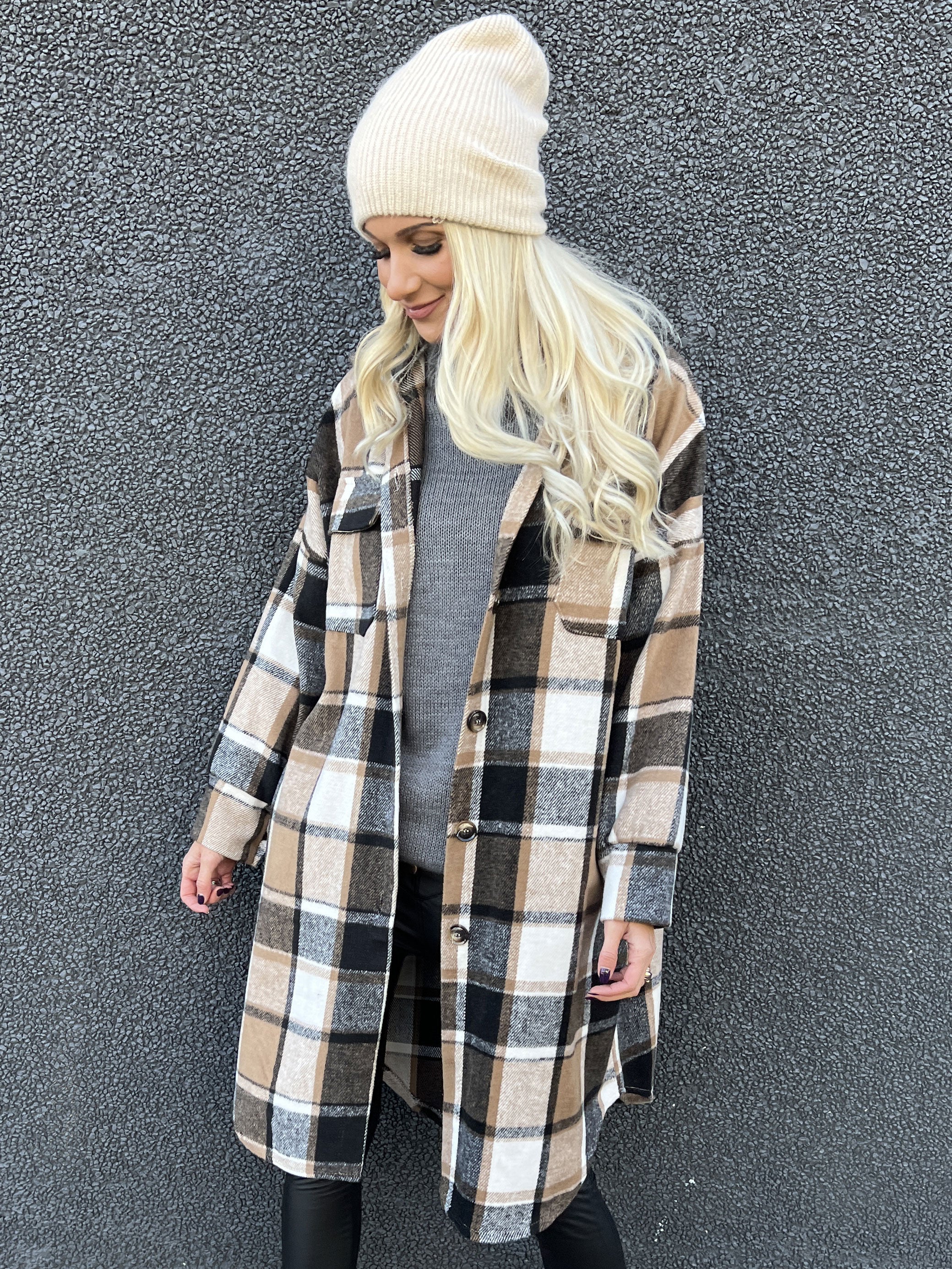 Natalia - Lang ternet jakke med knapper