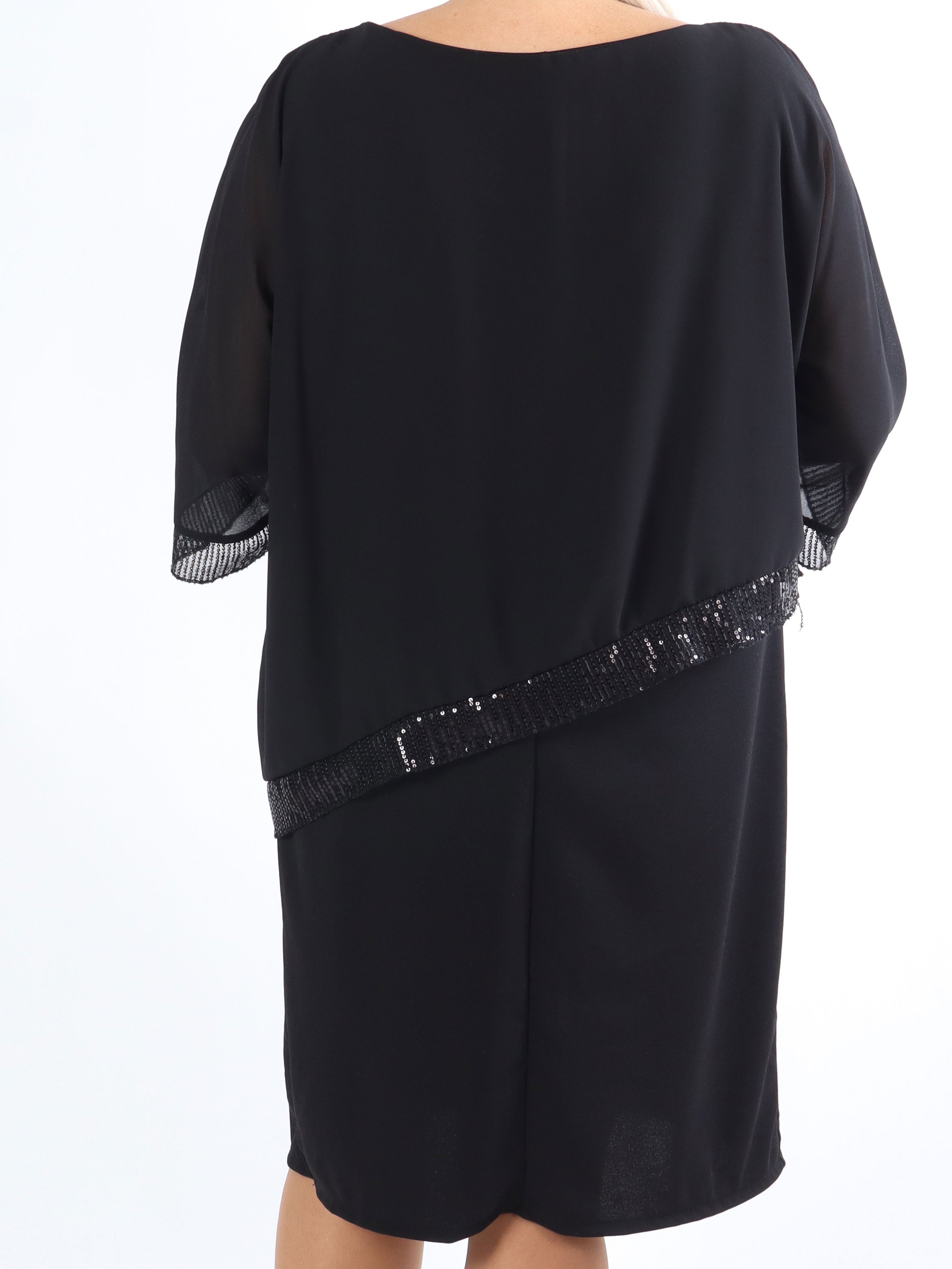 Amna - Plus size kjole i elegant look med pailletkant