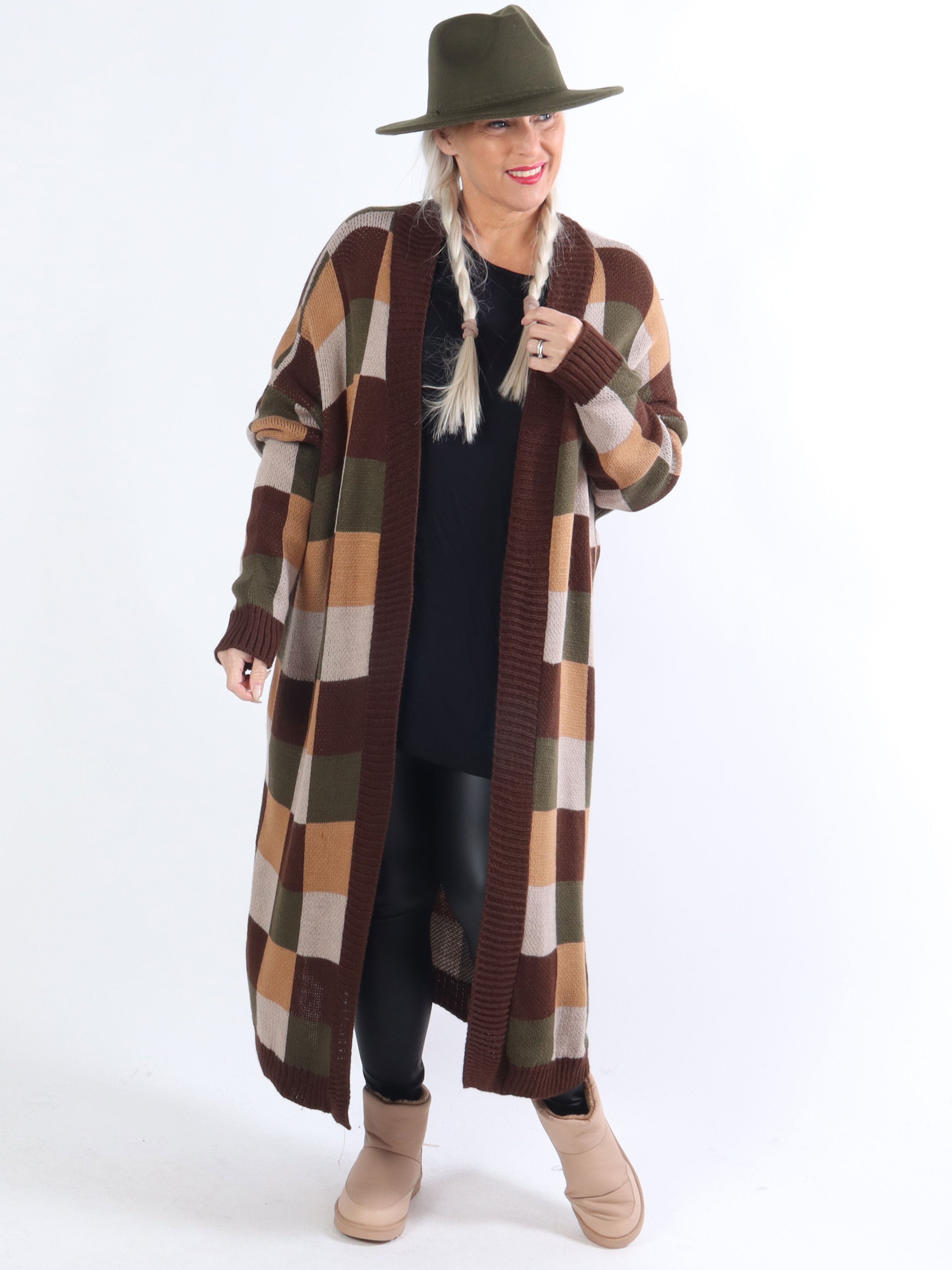 Nanami - Lang plus size strikcardigan i flerfarvet tern