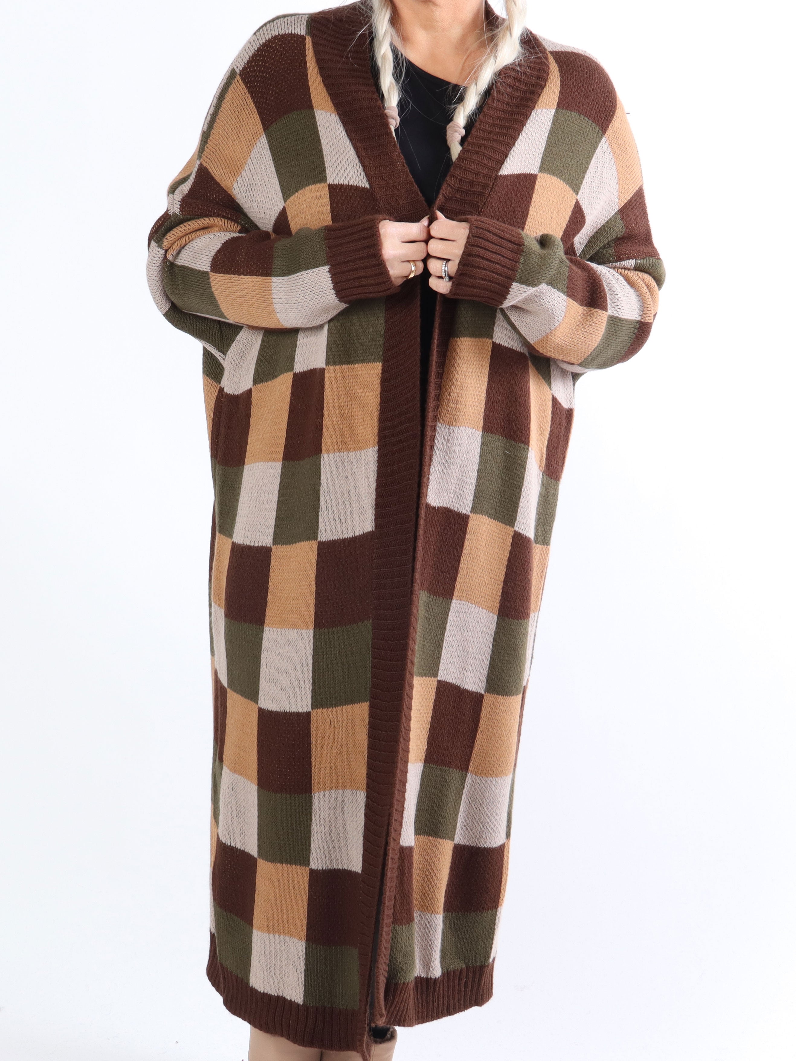 Nanami - Lang plus size strikcardigan i flerfarvet tern