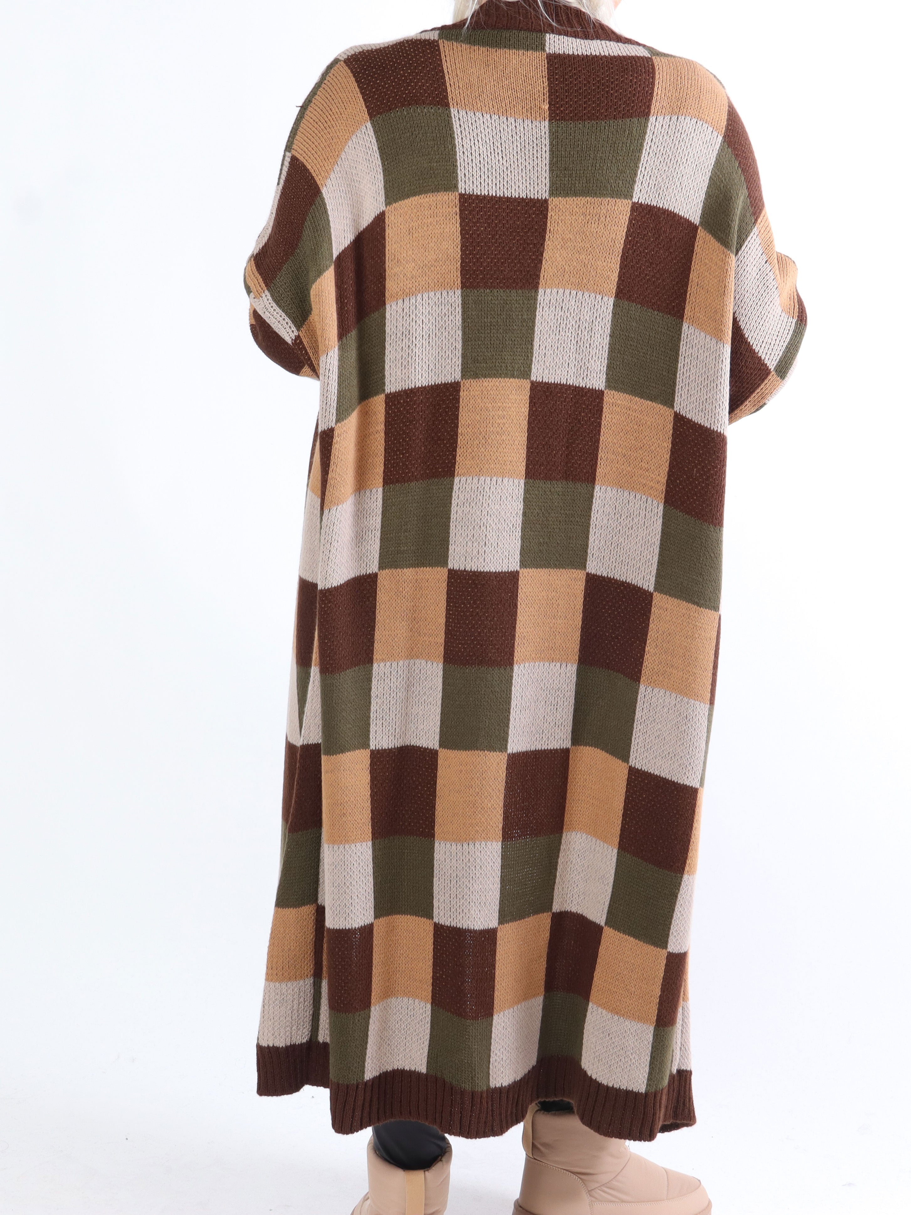 Nanami - Lang plus size strikcardigan i flerfarvet tern