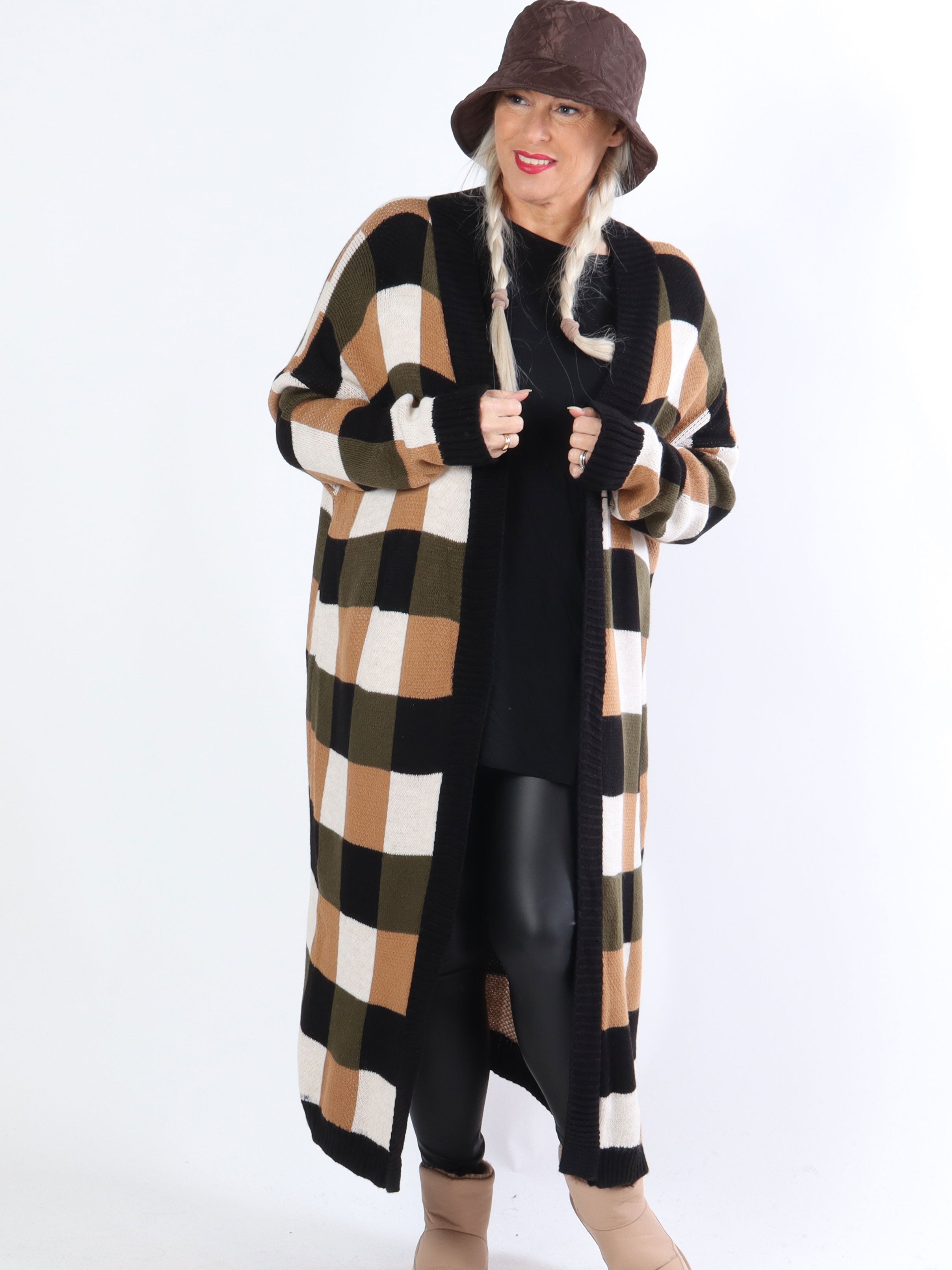 Nanami - Lang strikcardigan i flerfarvet tern