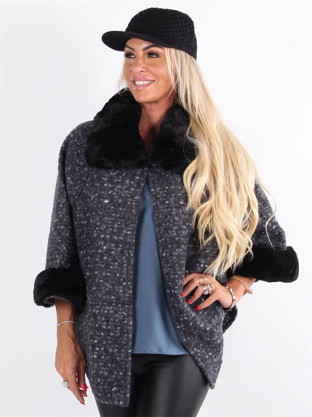 Mia - Grå cardigan med sort fauxfur kanter