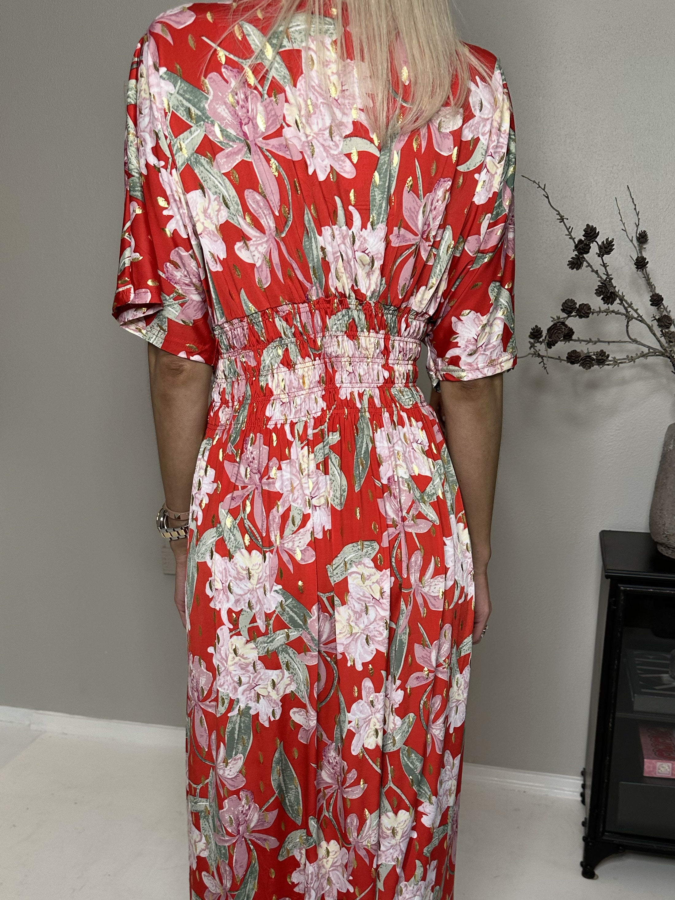 Pams Flower - Lang elastisk kjole i krølfrit stof