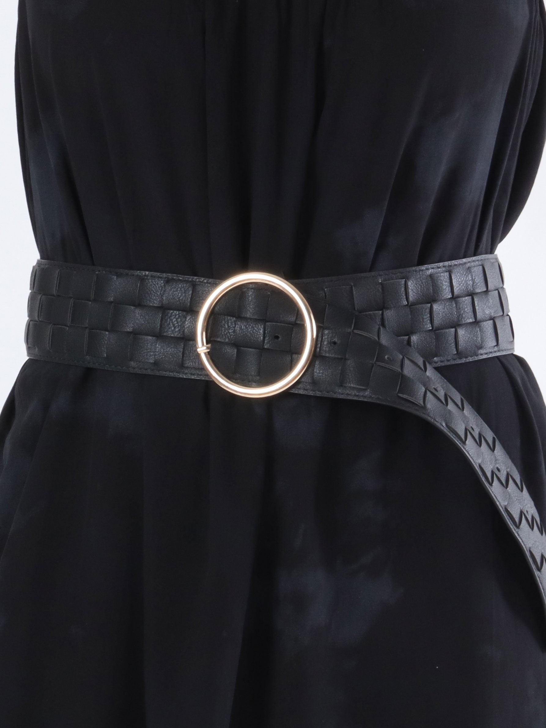 Lizeth - Sort bælte med rundt guld spænde