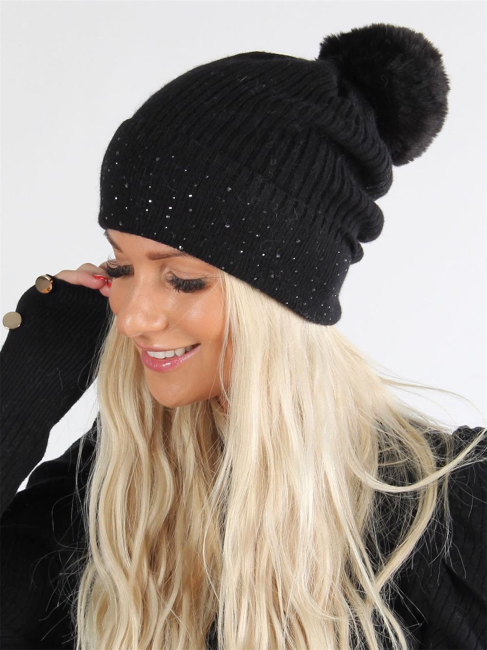 Fahira - Beigefarvet blød strikhue med similisten og faux fur