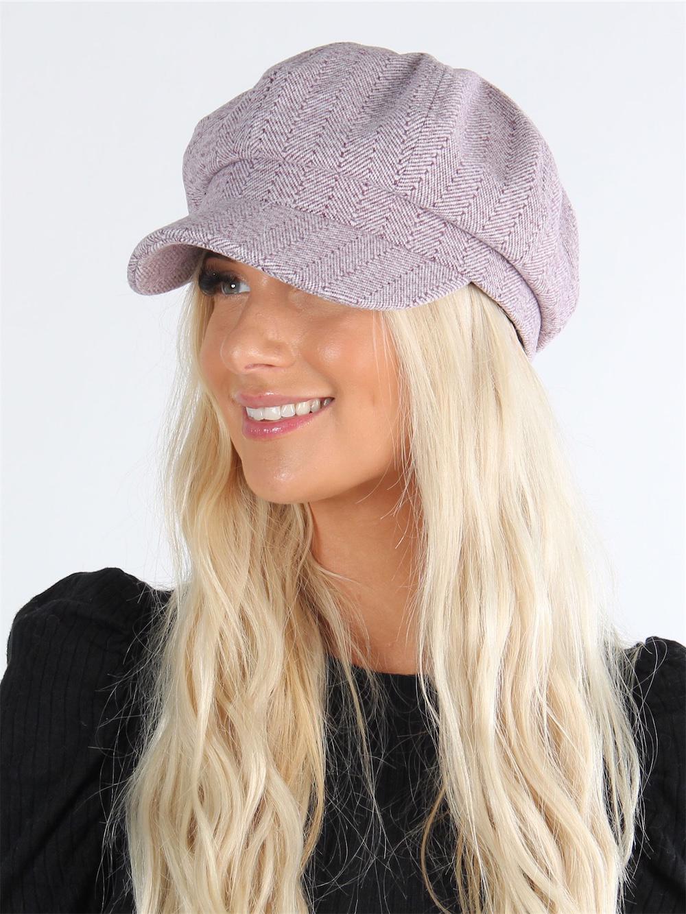 Abida - Beigefarvet hat med skygge i fint striklook