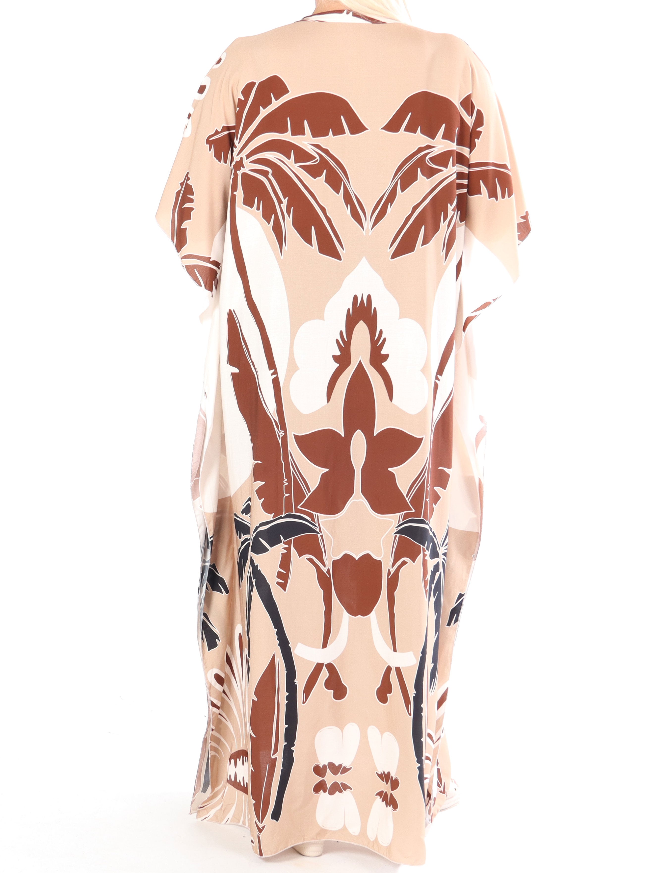 Ilya - Lang plus size kjole med fint mønster