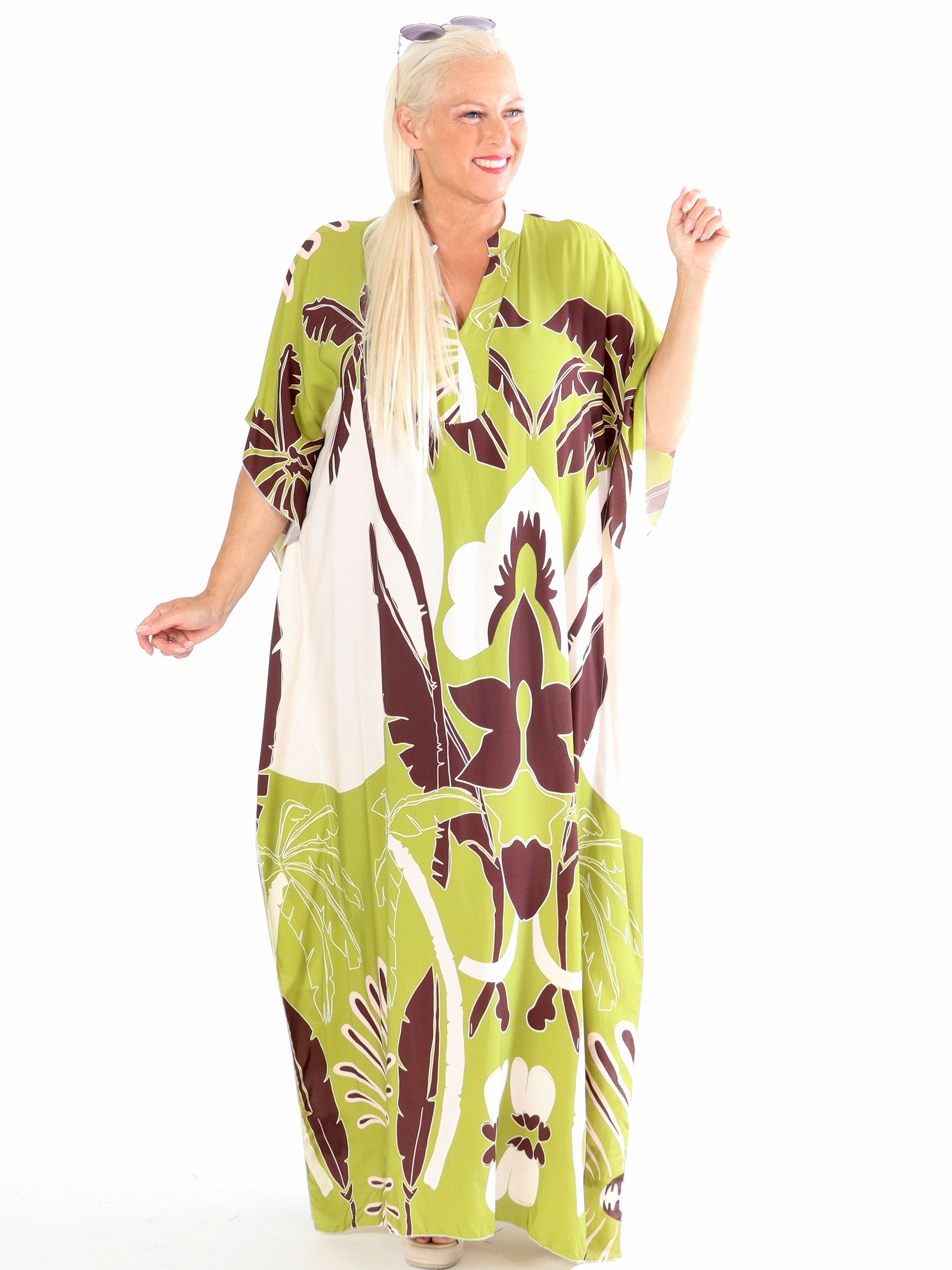 Ilya - Lang plus size kjole med fint mønster