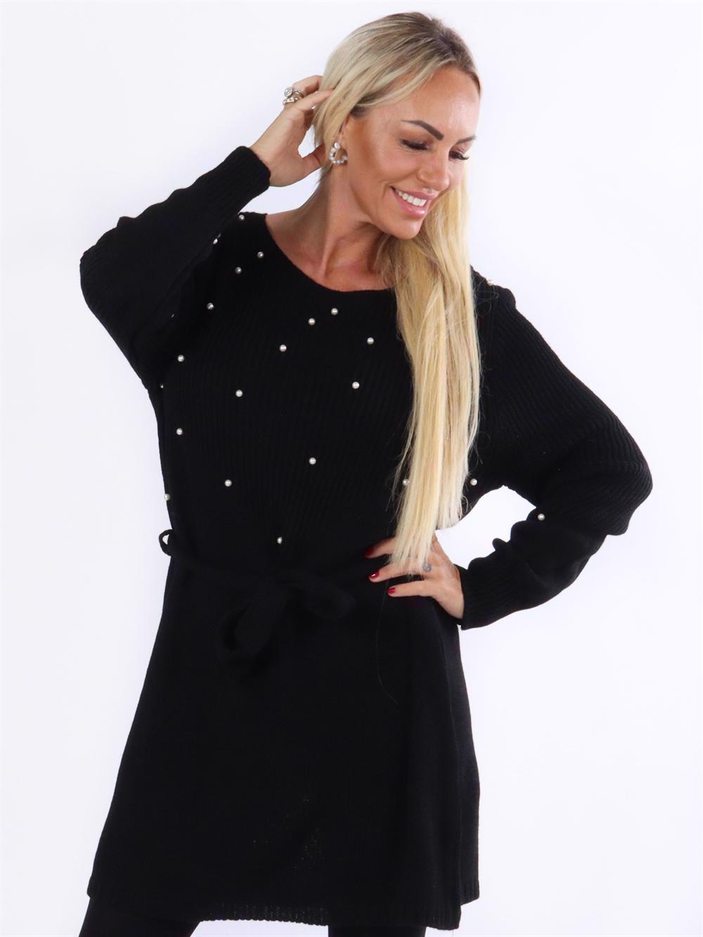 Iman - Strikkjole med perler og bindebånd