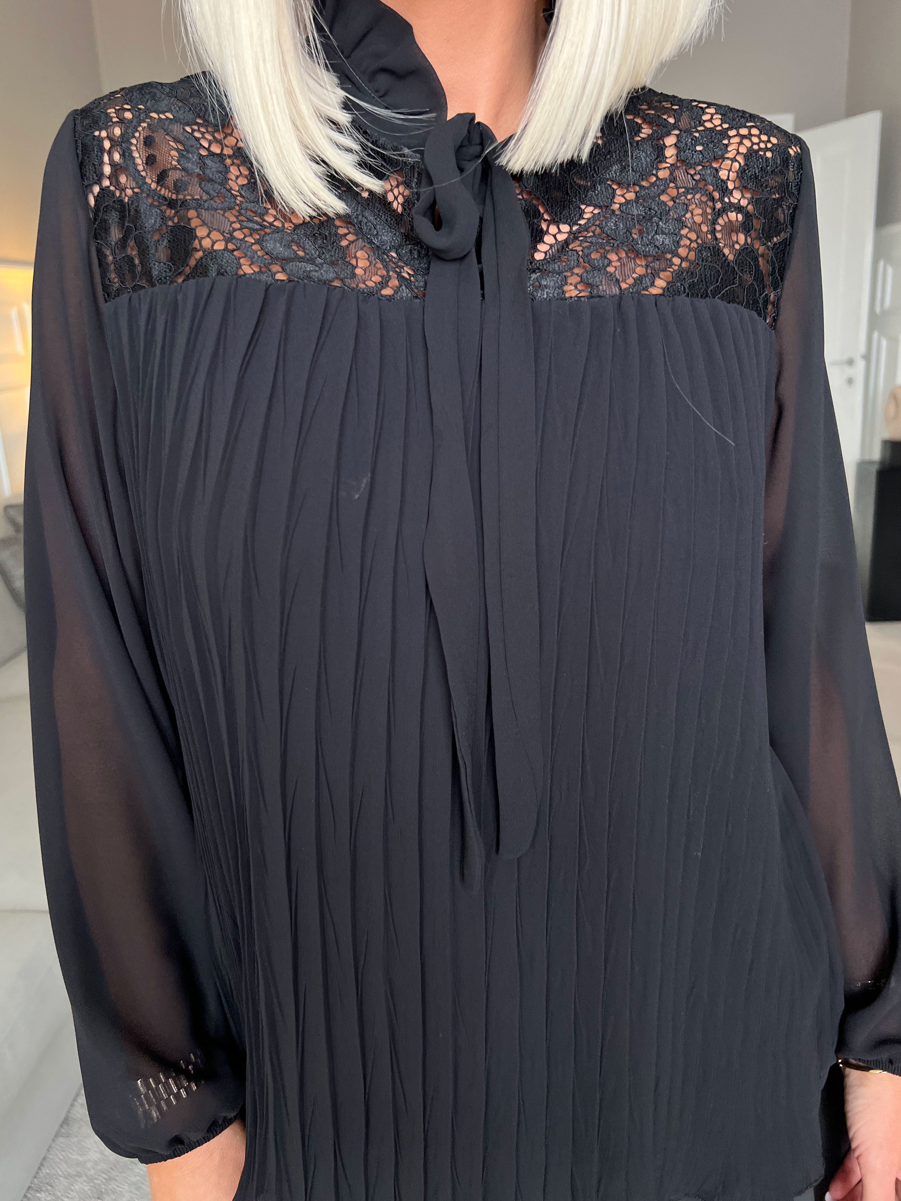 Iris - Sød top med blond og folder