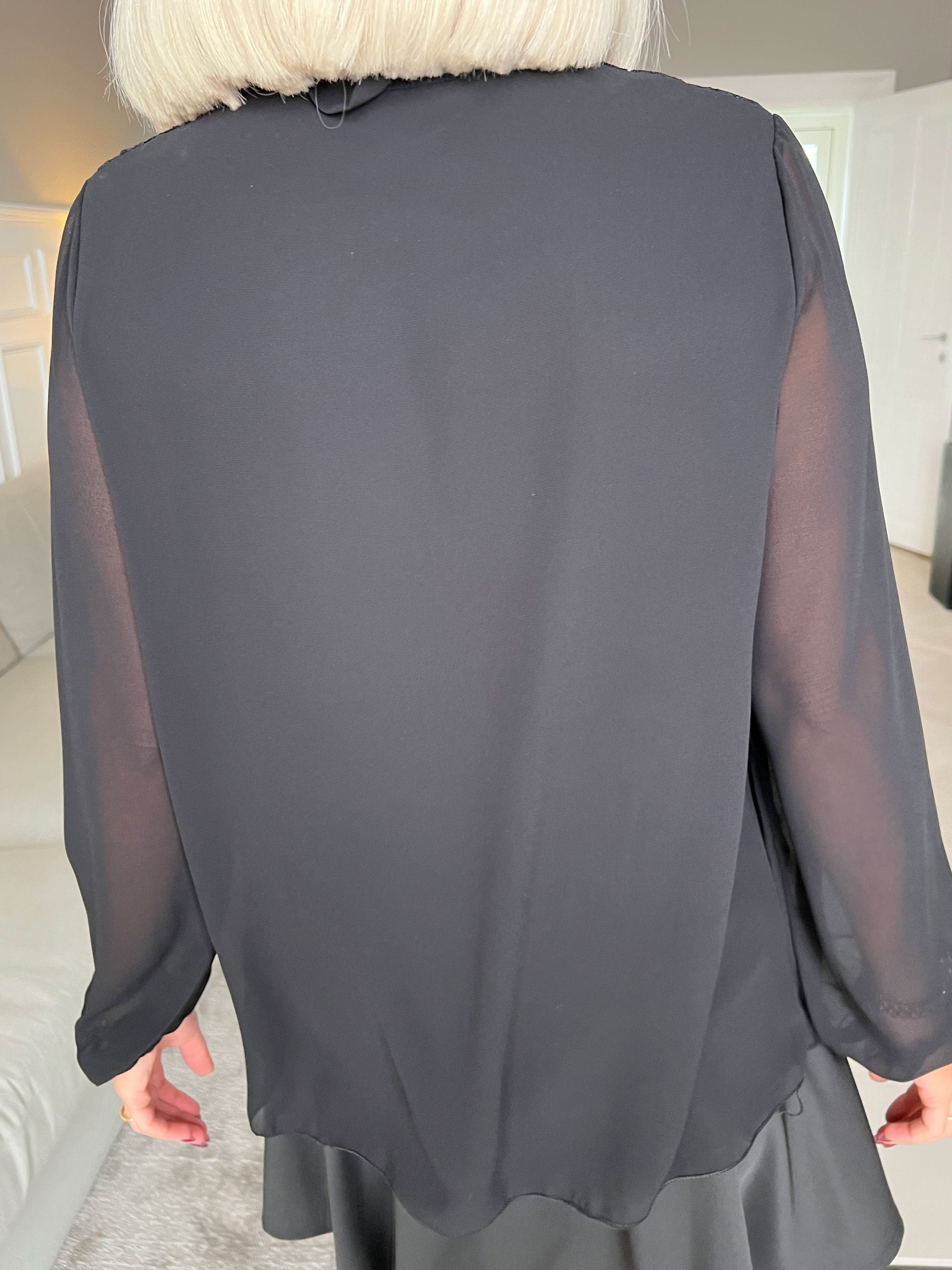 Iris - Sød top med blond og folder